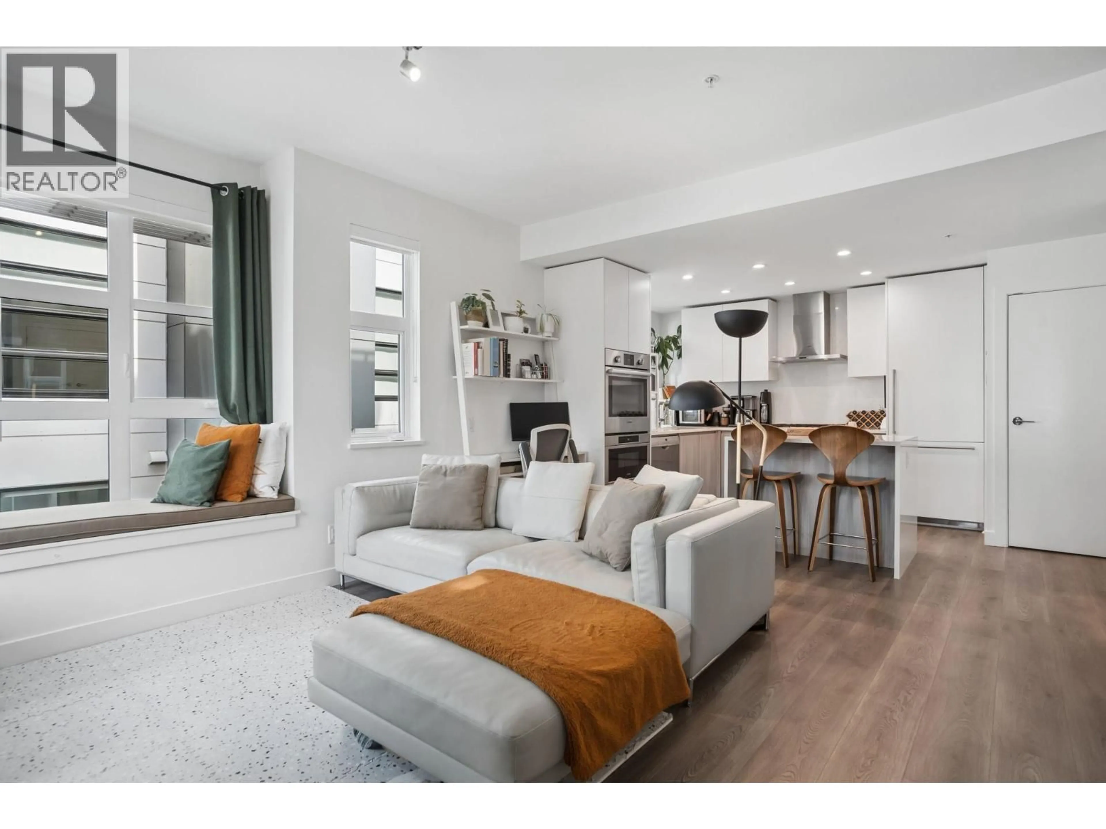 Living room with furniture, unknown for 222 - 2060 CURLING ROAD, North Vancouver British Columbia V7P0E1