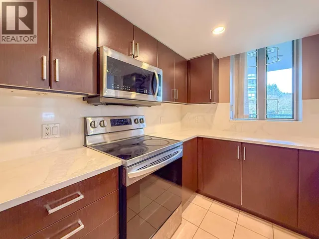 201 - 295 GUILDFORD WAY, Port Moody 3