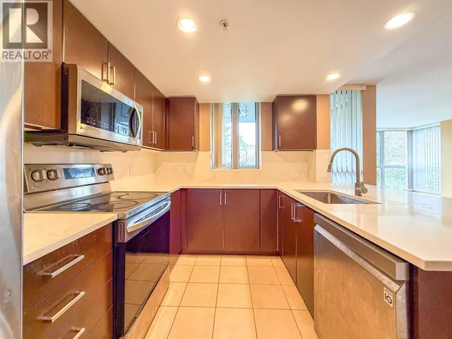 201 - 295 GUILDFORD WAY, Port Moody 5