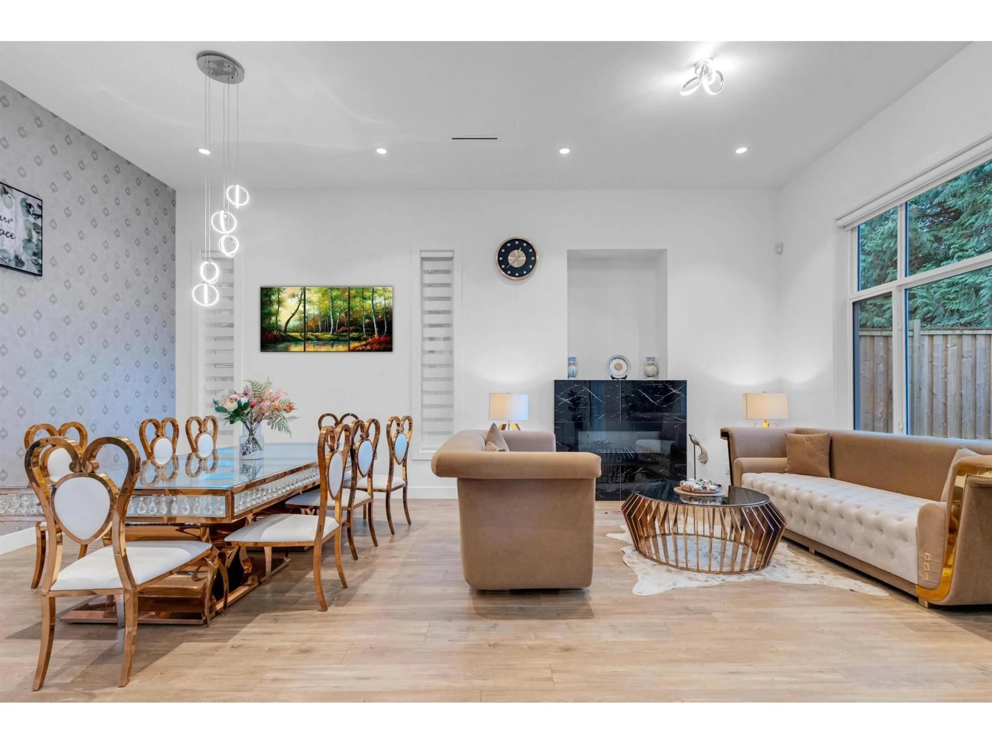 Living room with furniture, unknown for 13995 79A AVENUE, Surrey British Columbia V3W2Z5