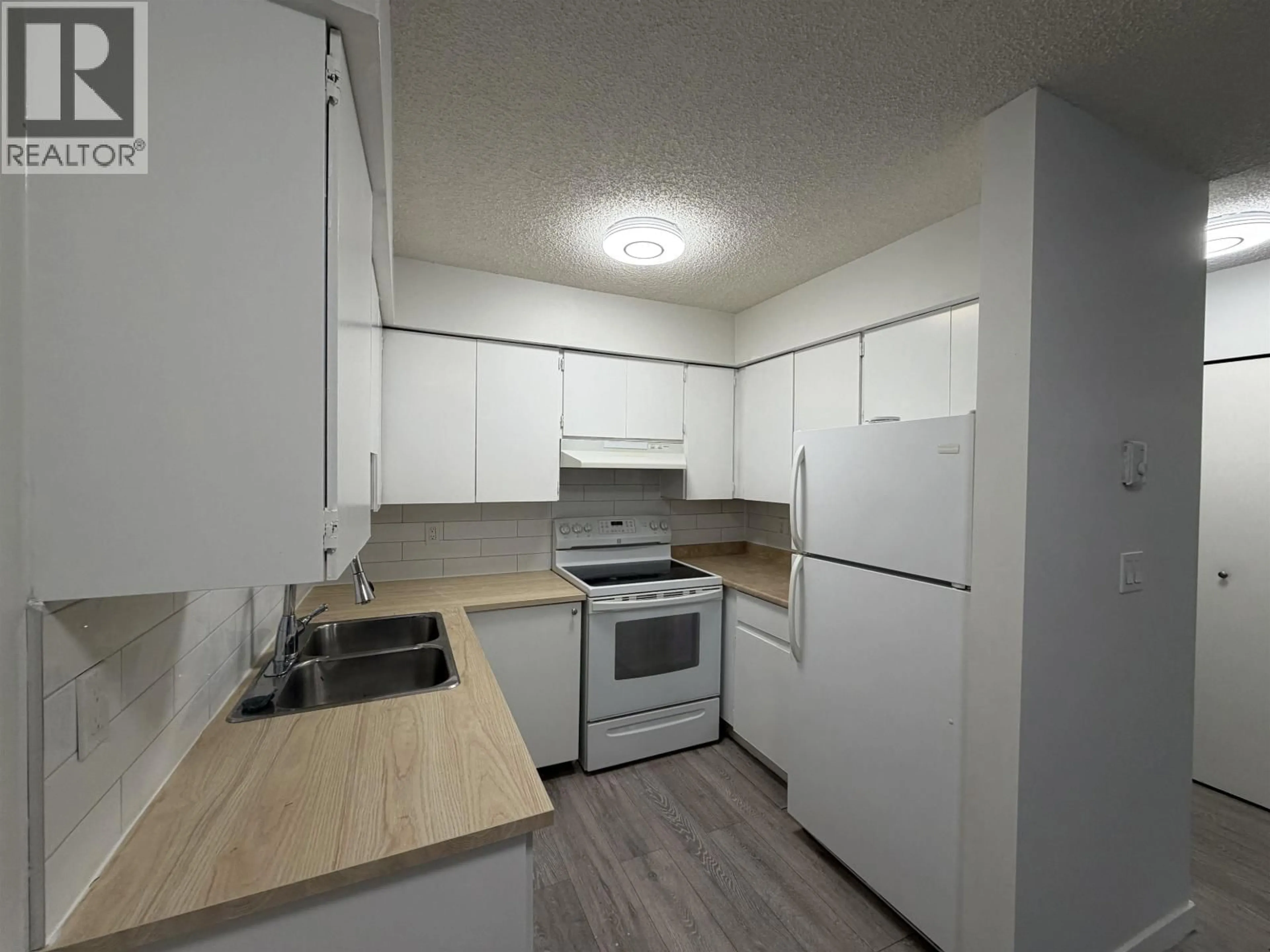 Standard kitchen, wood/laminate floor for 303 - 1948 COQUITLAM AVENUE, Port Coquitlam British Columbia V3B1J3