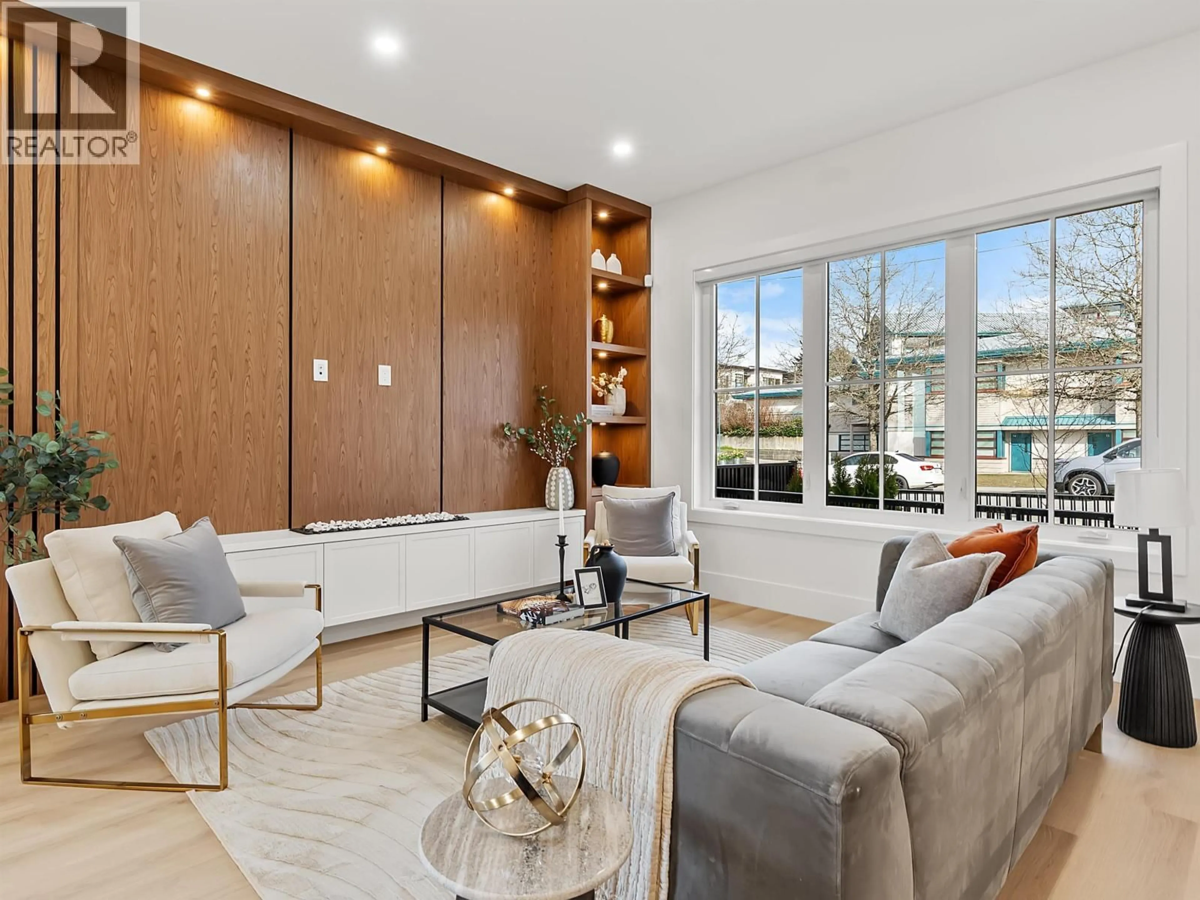 Living room with furniture, unknown for 1 - 4432 IRMIN STREET, Burnaby British Columbia V5J1X7