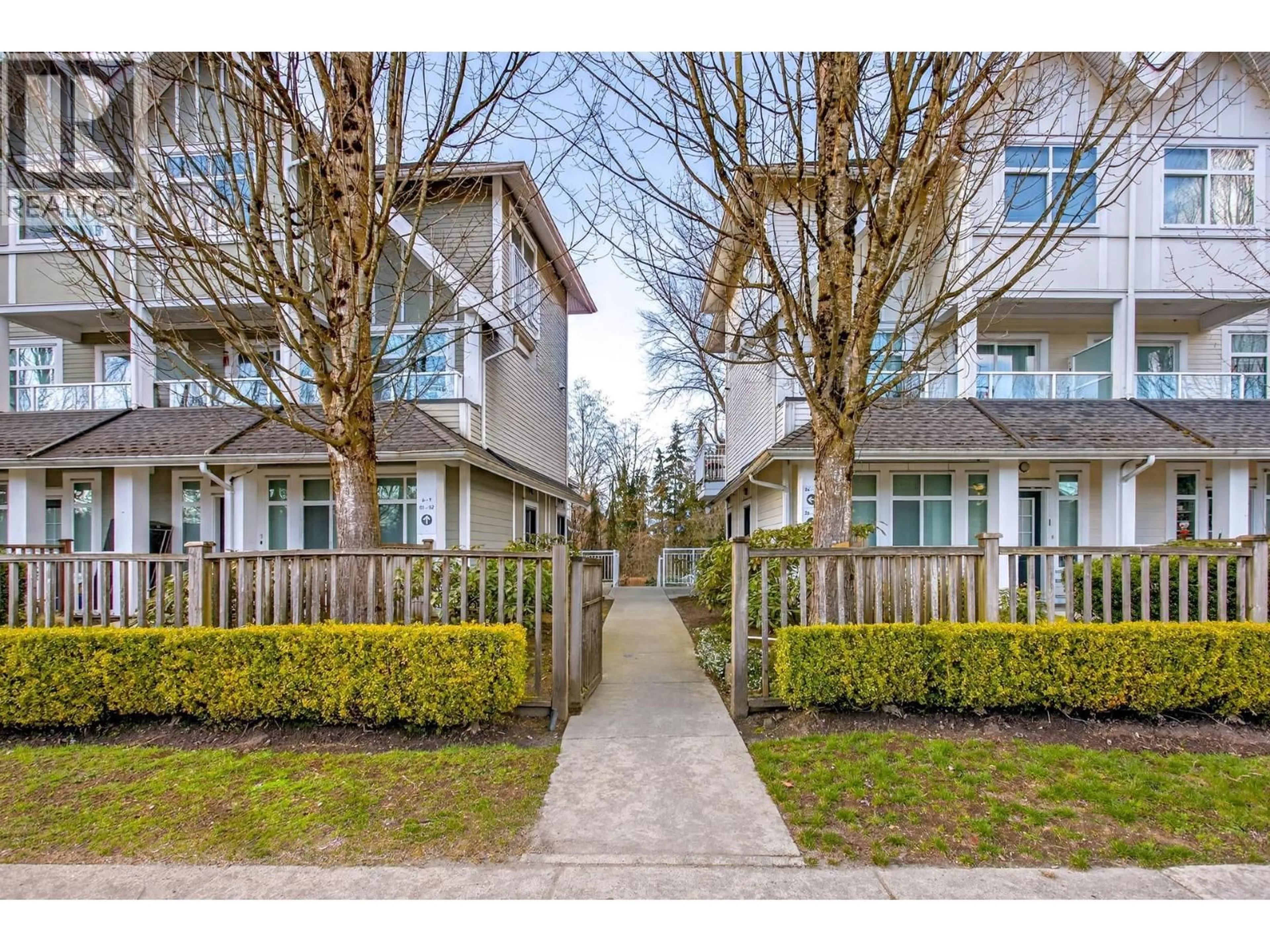 Patio, street for 8 - 6965 HASTINGS STREET, Burnaby British Columbia V5B1S9