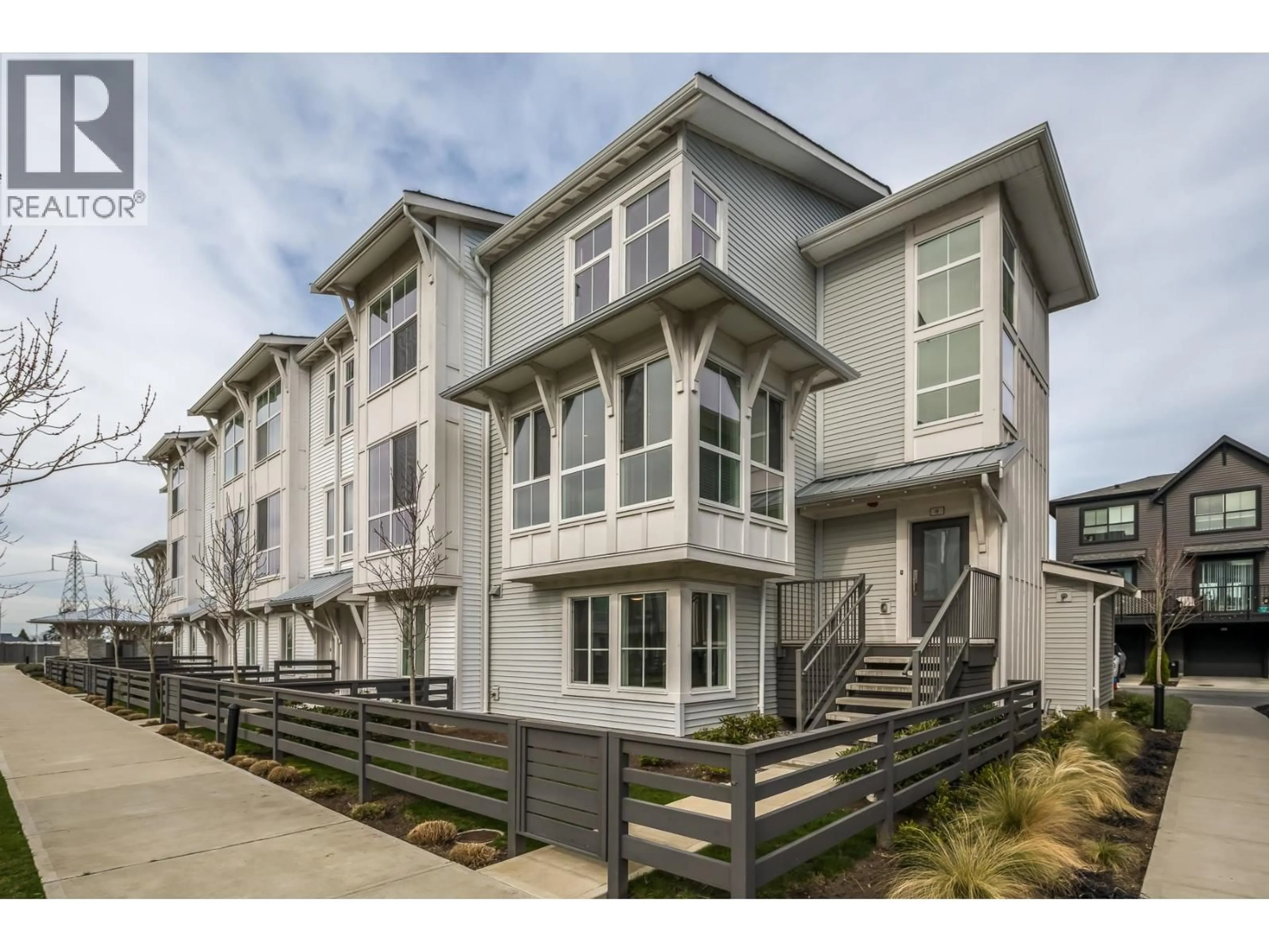 Home with vinyl exterior material, street for 6 - 4726 ORCA WAY, Tsawwassen British Columbia V4M0E7