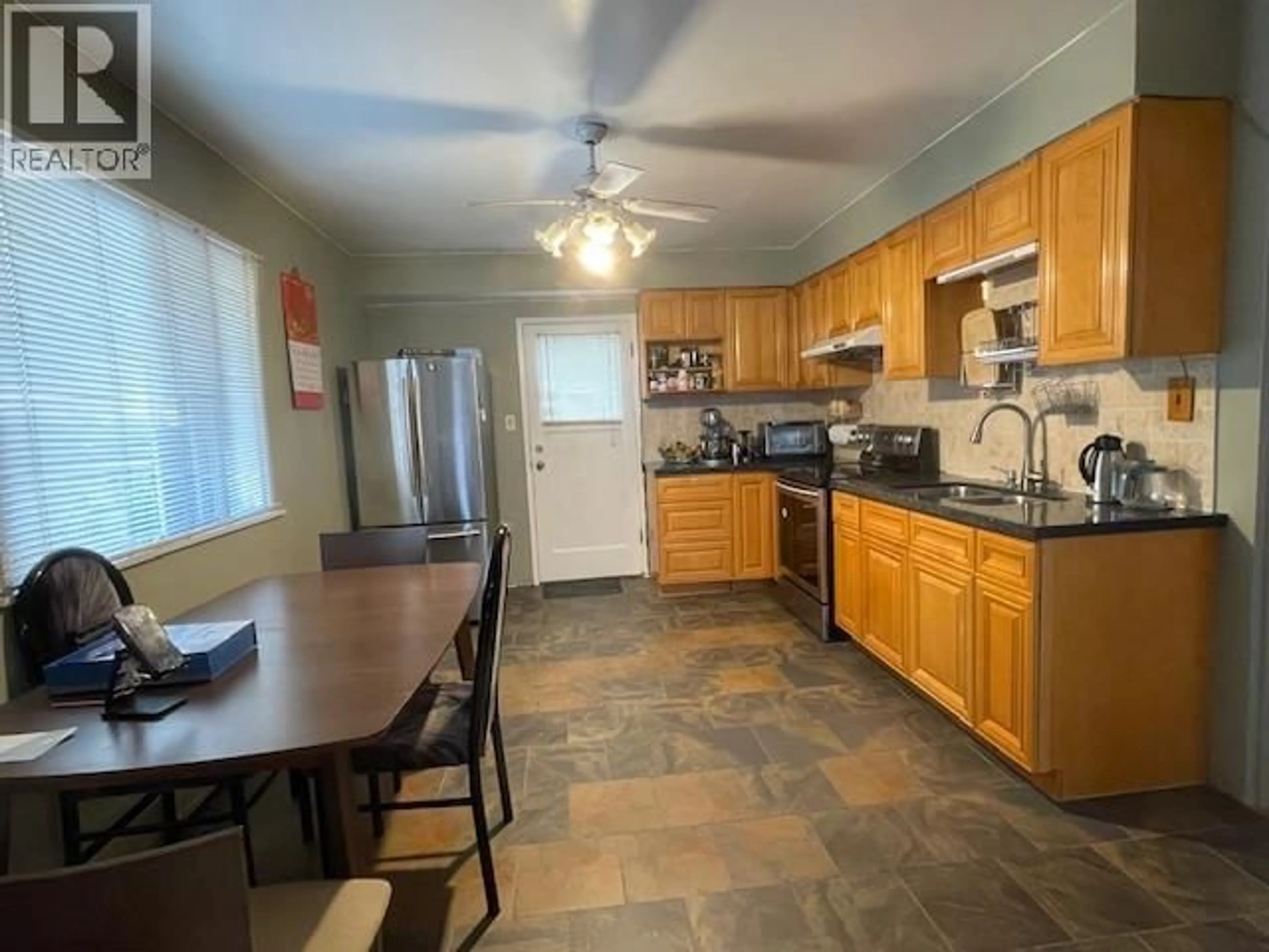 Standard kitchen, ceramic/tile floor for 6341 BEATRICE STREET, Vancouver British Columbia V5P3R5