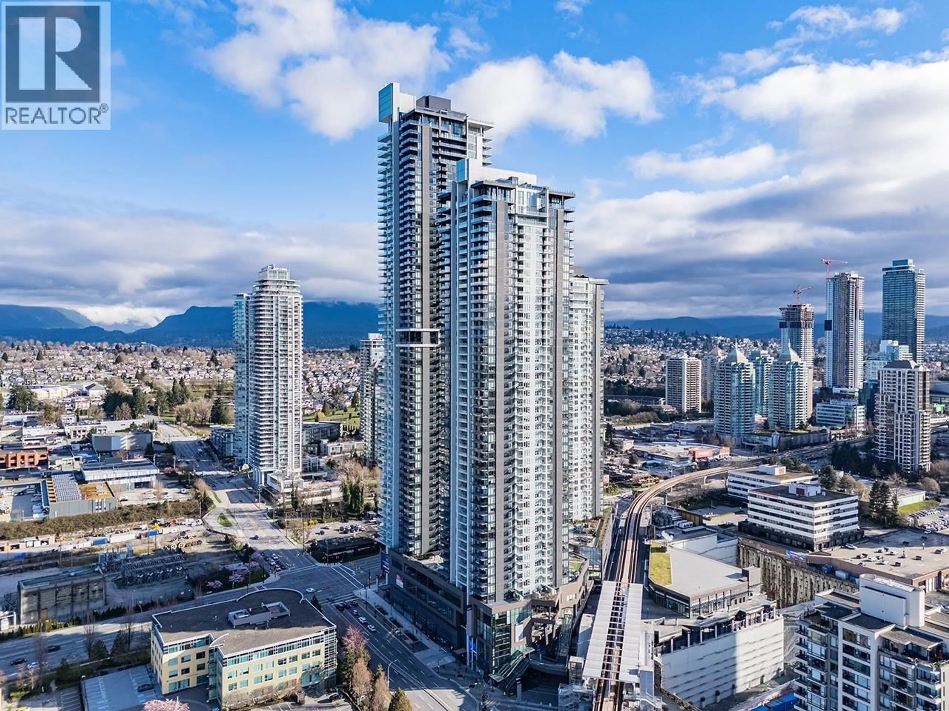 A pic from outside/outdoor area/front of a property/back of a property/a pic from drone, city buildings view from balcony for 2202 - 2186 GILMORE AVENUE, Burnaby British Columbia V5C0N7