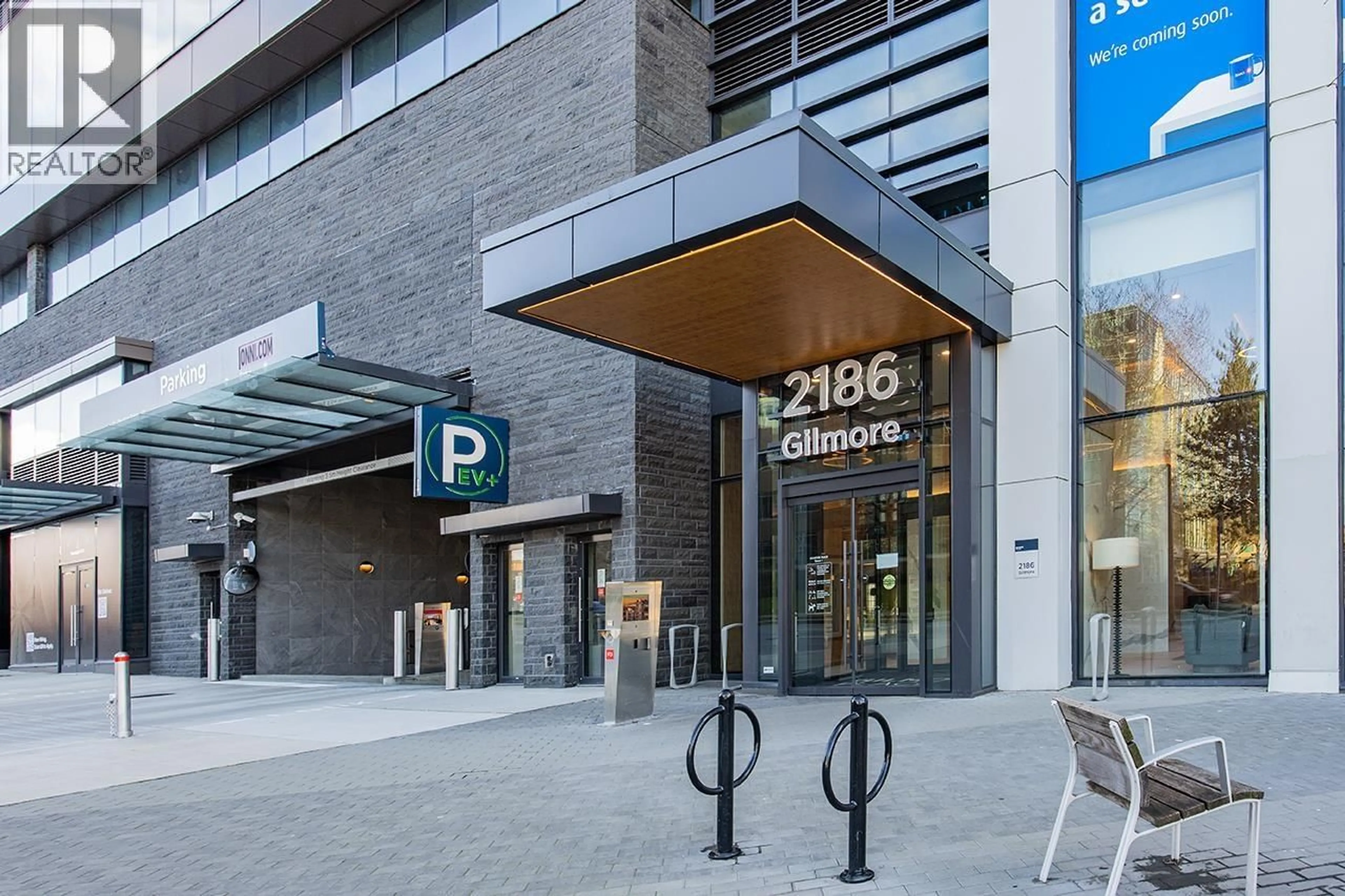 Indoor foyer for 2202 - 2186 GILMORE AVENUE, Burnaby British Columbia V5C0N7