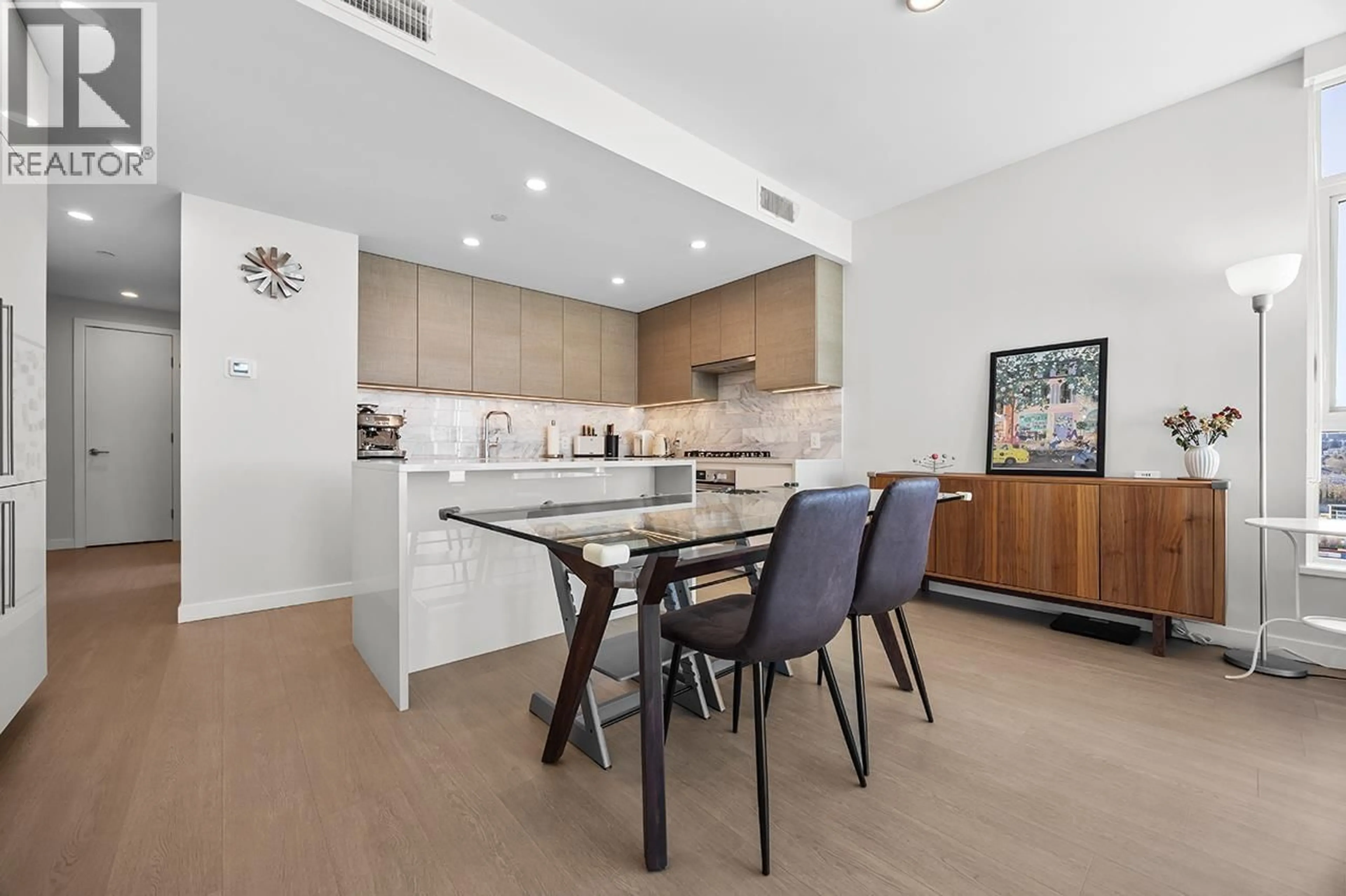 Open concept kitchen, unknown for 2202 - 2186 GILMORE AVENUE, Burnaby British Columbia V5C0N7