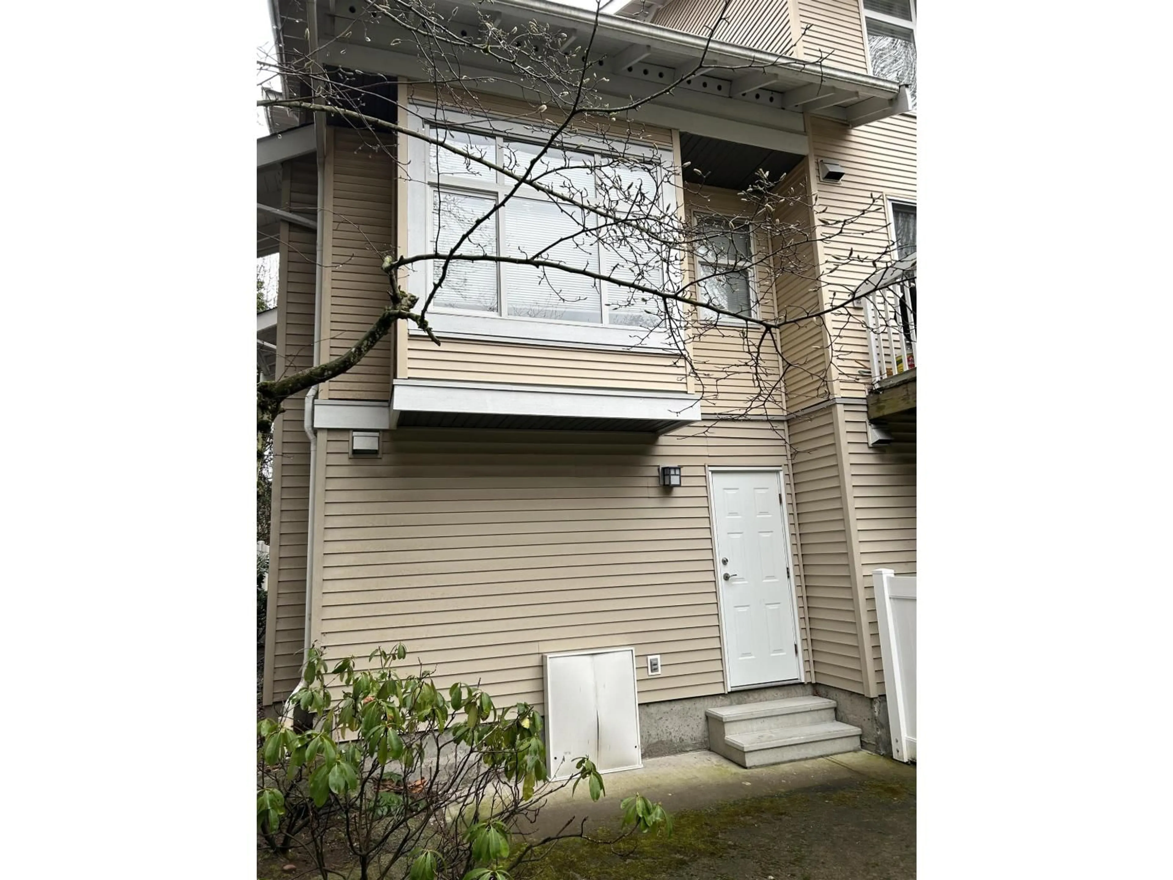 Unknown for 125 - 20033 70 AVENUE, Langley British Columbia V2Y3A2