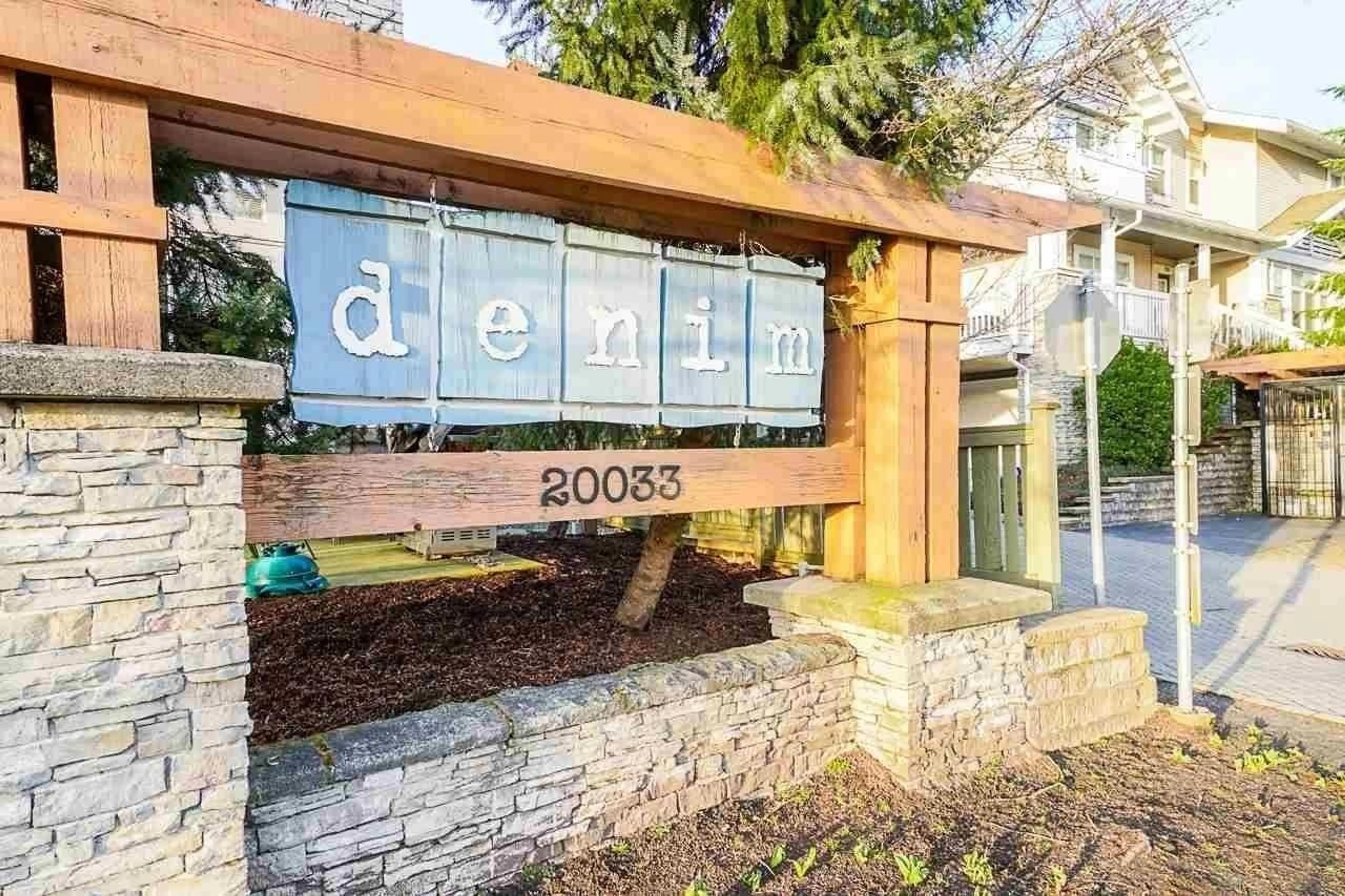 Unknown for 125 - 20033 70 AVENUE, Langley British Columbia V2Y3A2