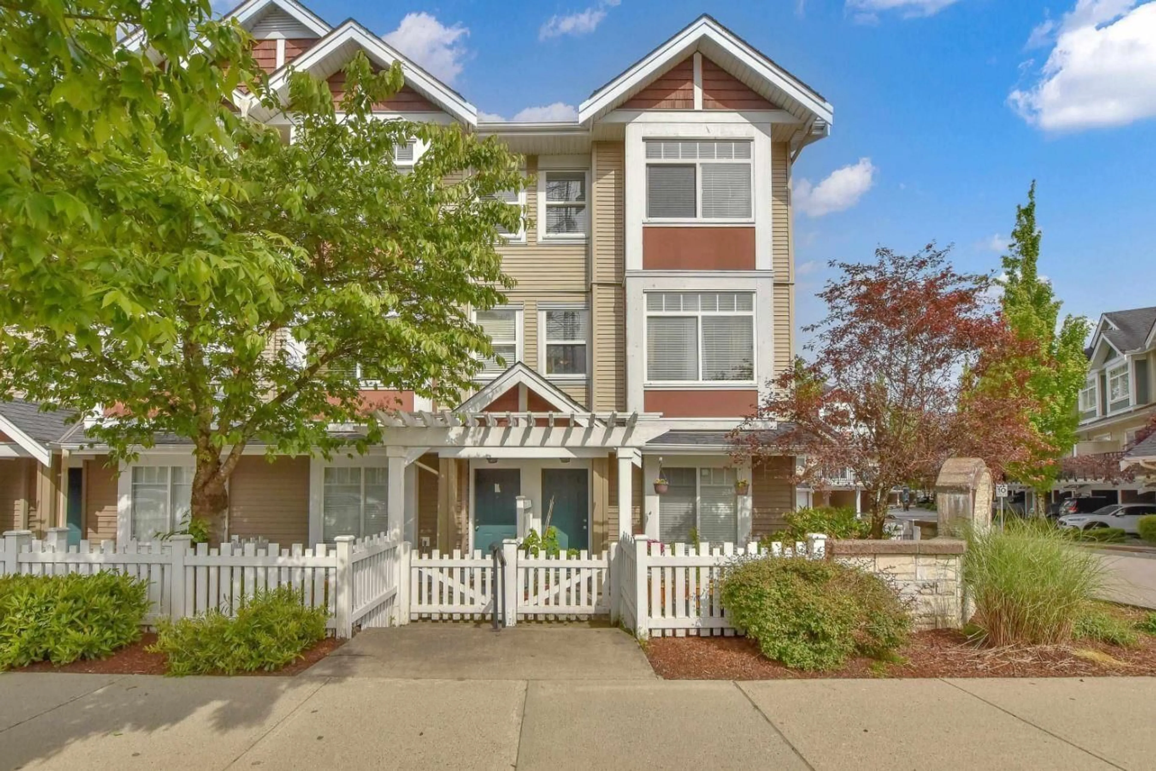 Home with vinyl exterior material, street for 7 - 8676 158 STREET, Surrey British Columbia V4N5W3