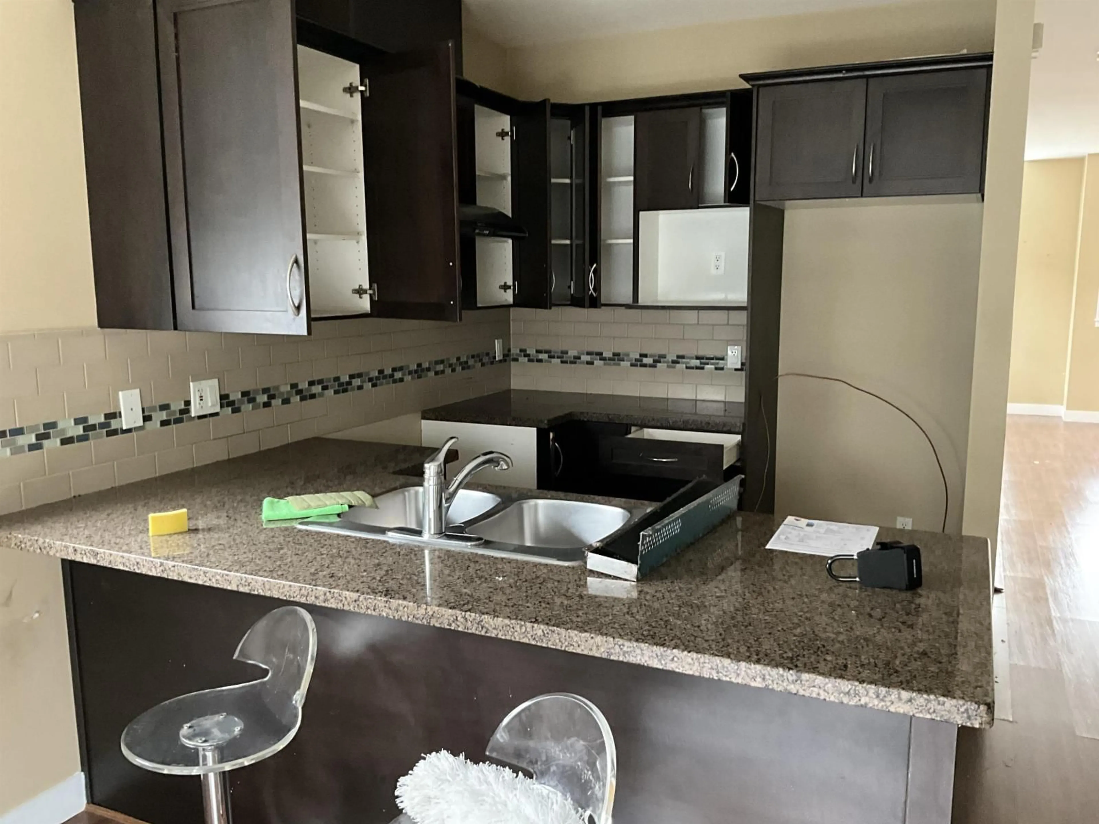 Standard kitchen, unknown for 7 - 8676 158 STREET, Surrey British Columbia V4N5W3