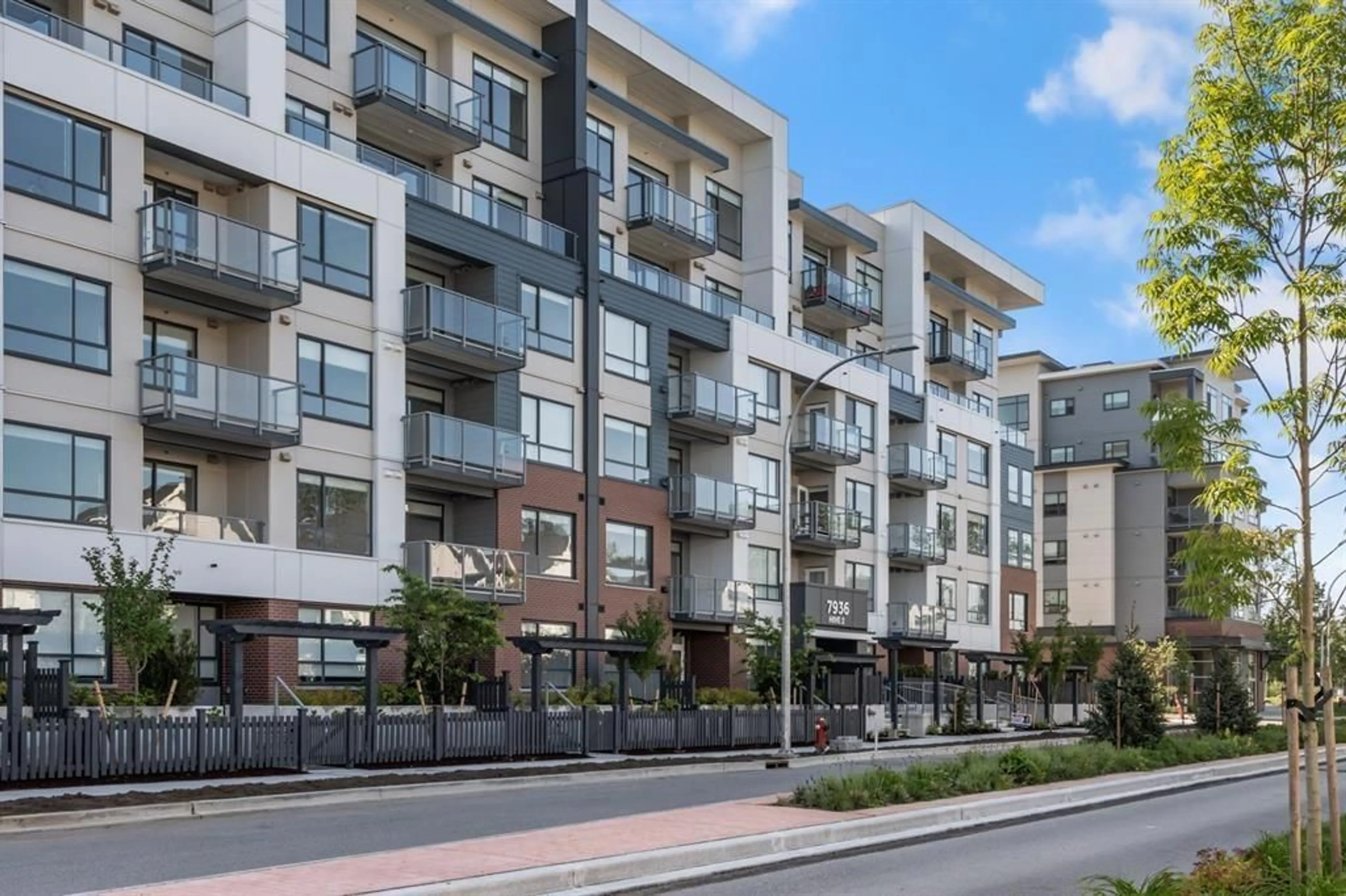 Patio, street for 606 - 7936 206TH STREET, Langley British Columbia V2Y3X8