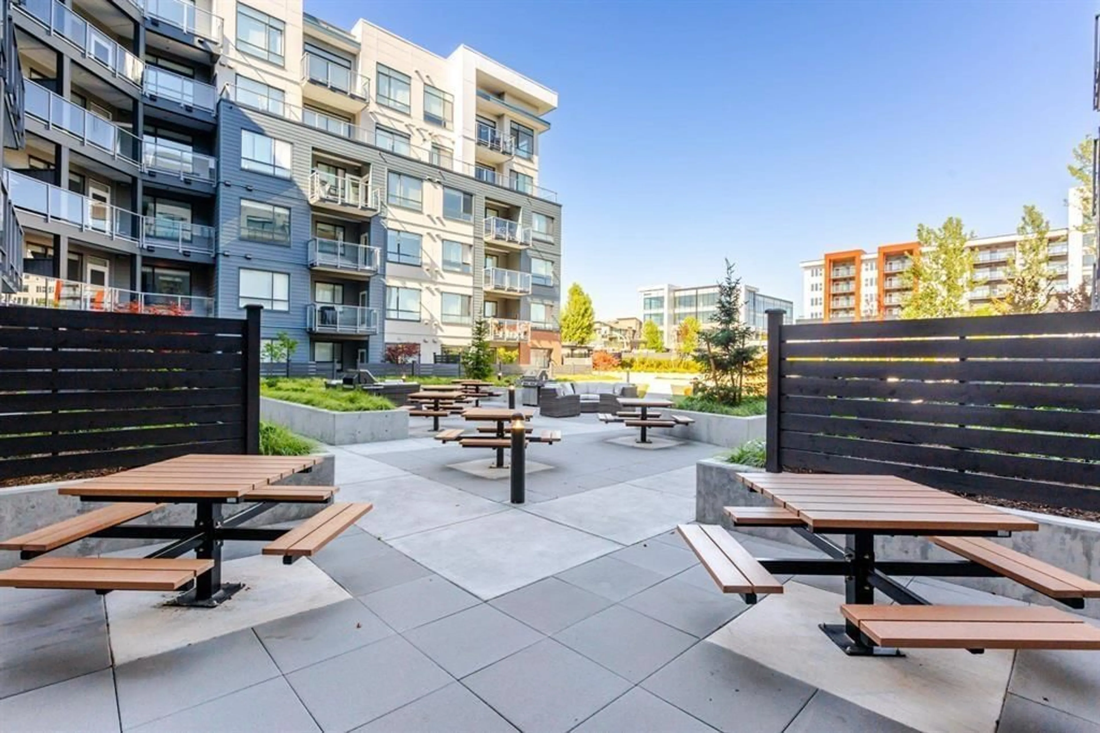 Patio, street for 606 - 7936 206TH STREET, Langley British Columbia V2Y3X8