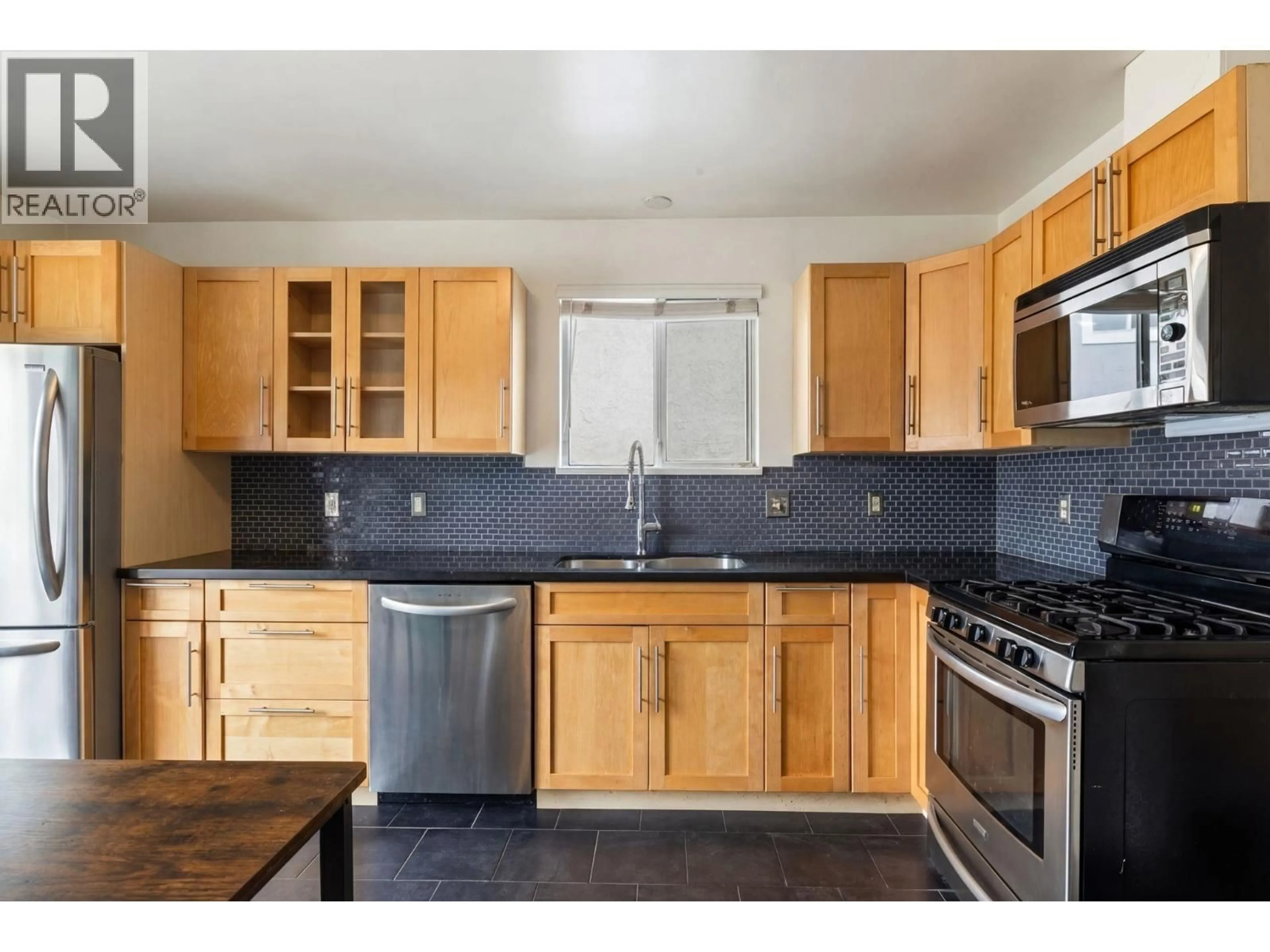 Standard kitchen, unknown for 2779 33RD AVENUE, Vancouver British Columbia V6N2E9