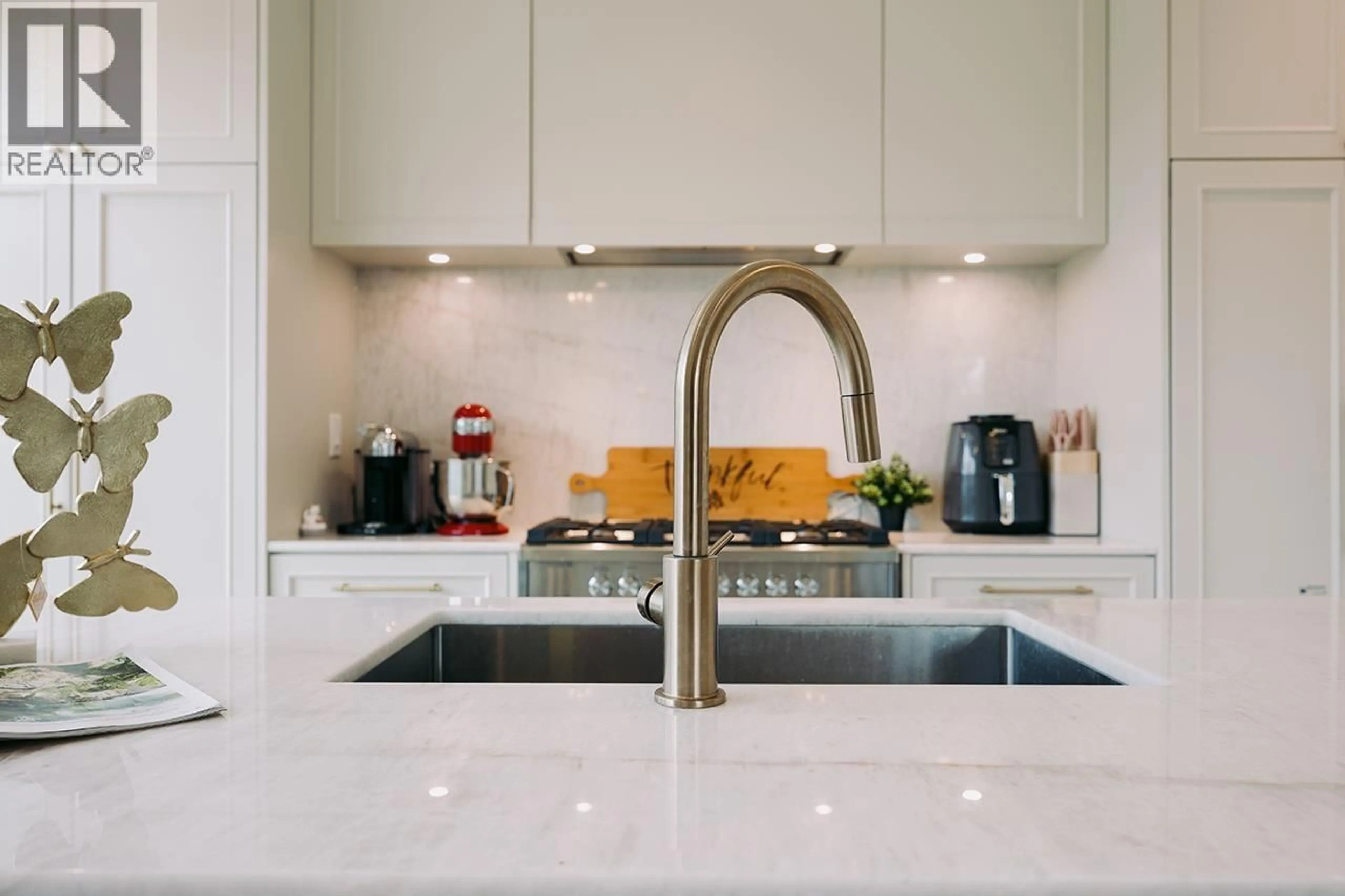 Contemporary kitchen, ceramic/tile floor for 986 RENFREW STREET, Vancouver British Columbia V5K4B8