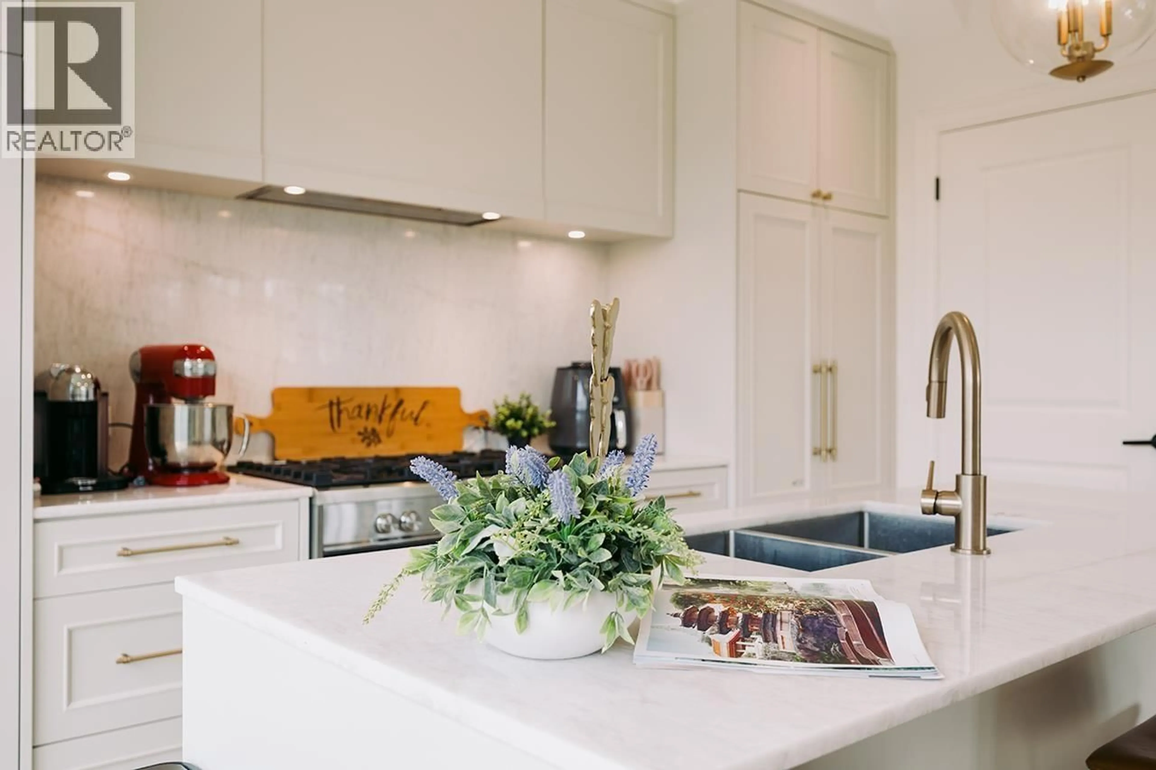 Contemporary kitchen, unknown for 986 RENFREW STREET, Vancouver British Columbia V5K4B8