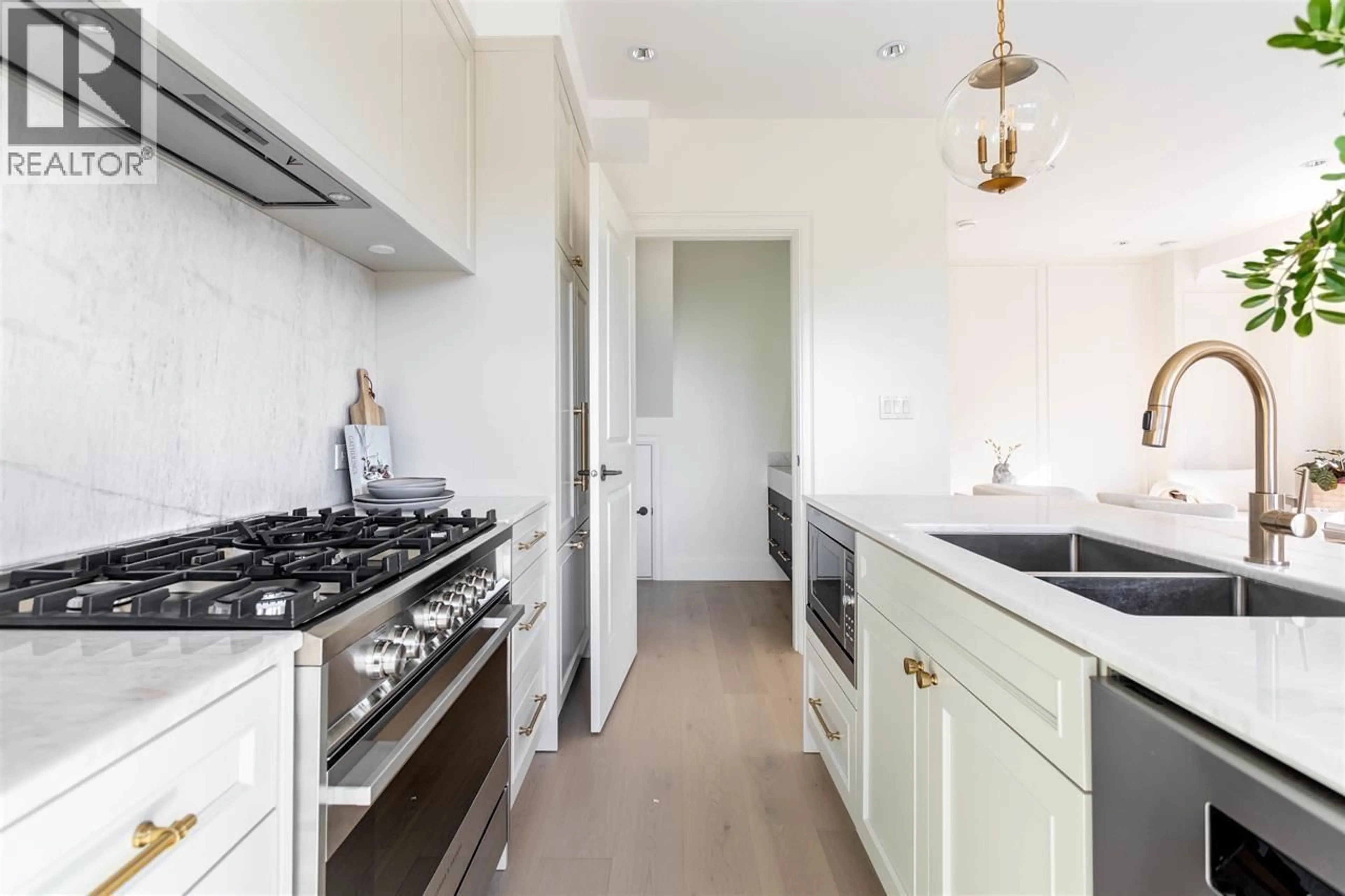 Unknown for 986 RENFREW STREET, Vancouver British Columbia V5K4B8