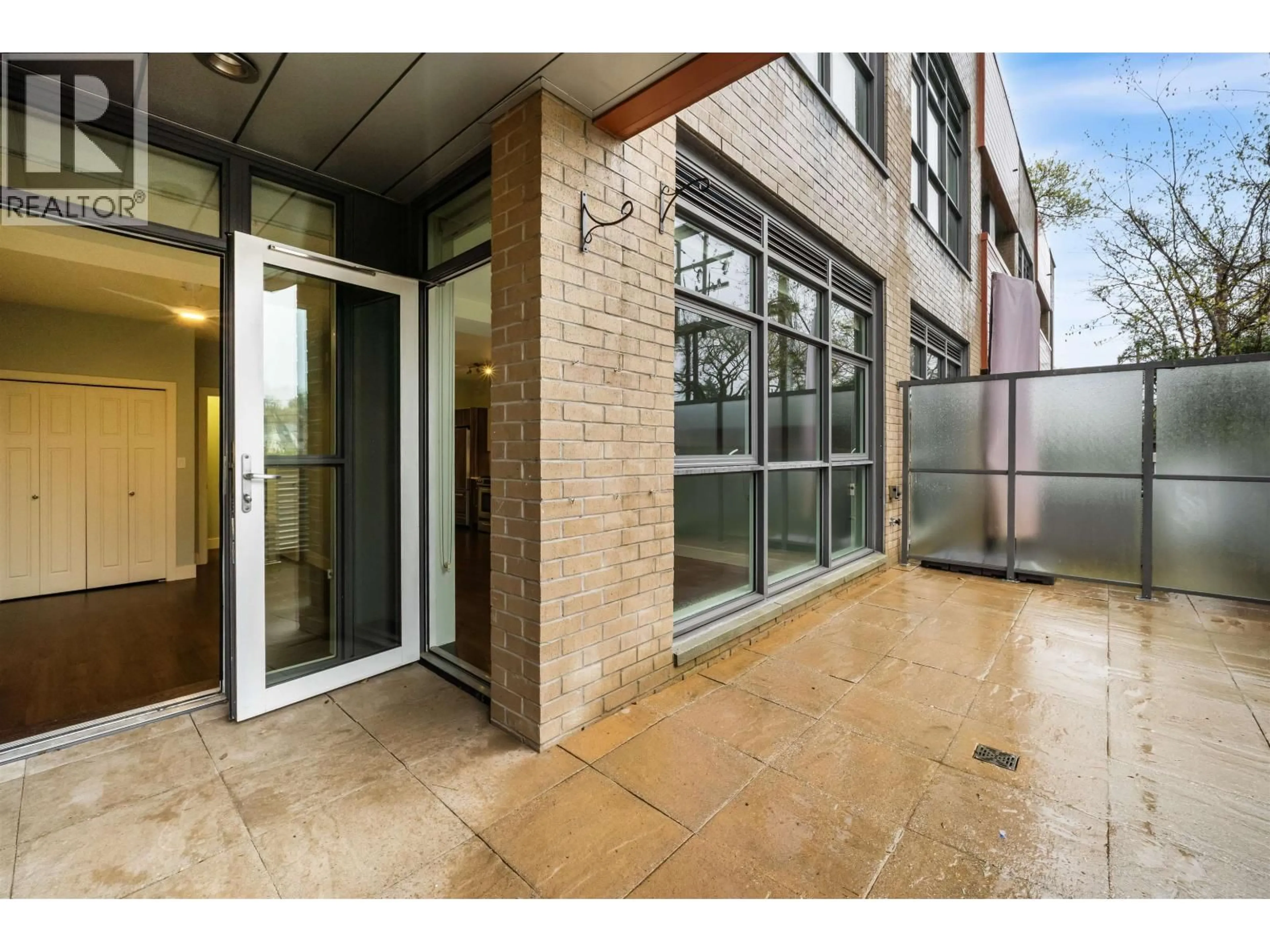 Unknown for 208 - 2250 COMMERCIAL DRIVE, Vancouver British Columbia V5N5P9