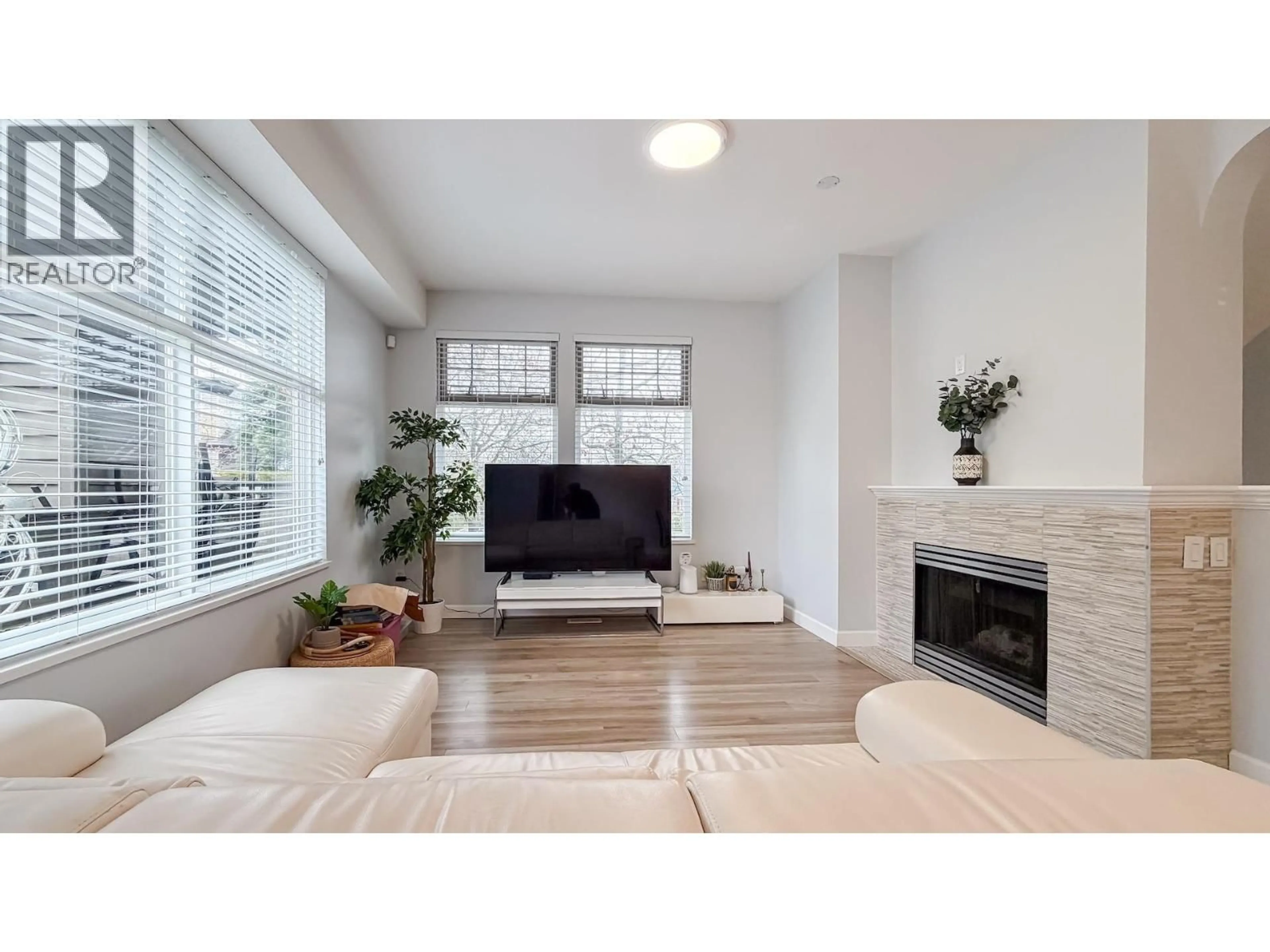 Living room with furniture, unknown for 92 - 6888 ROBSON DRIVE, Richmond British Columbia V7C5T6