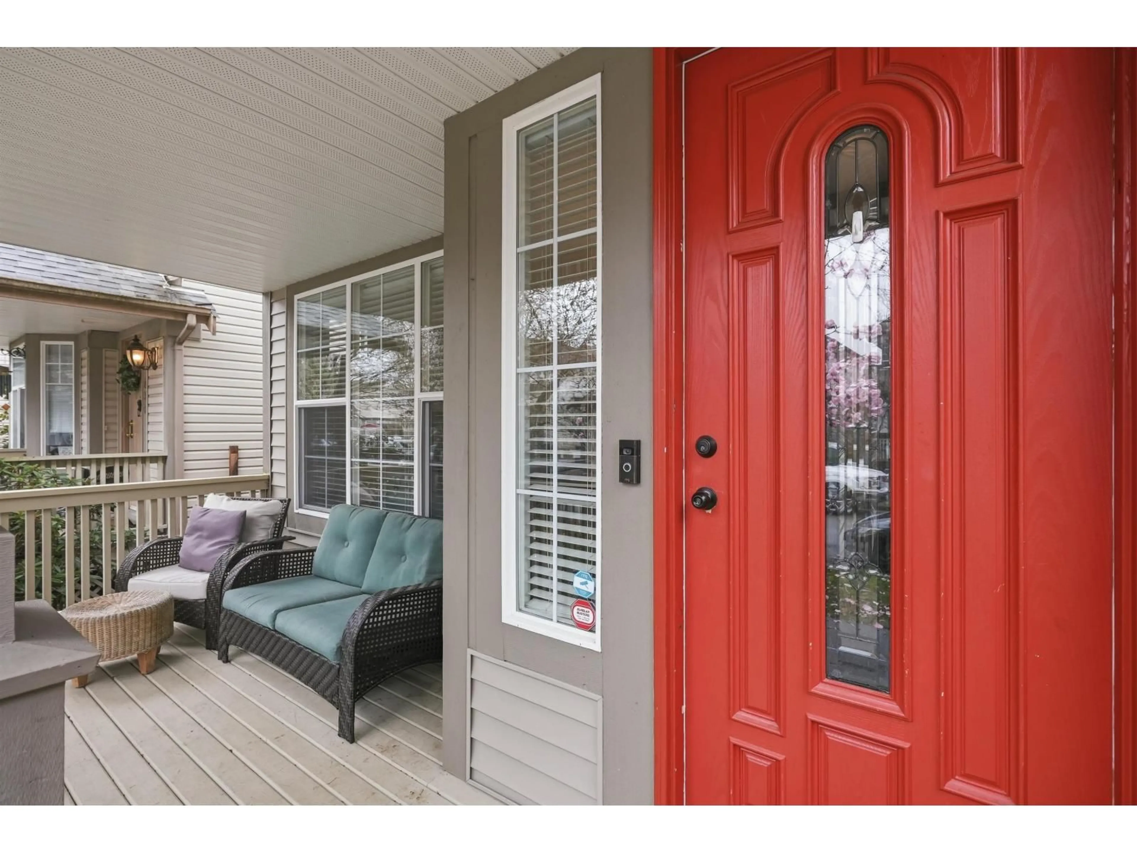 Indoor entryway for 18468 66A AVENUE, Surrey British Columbia V3S9B1