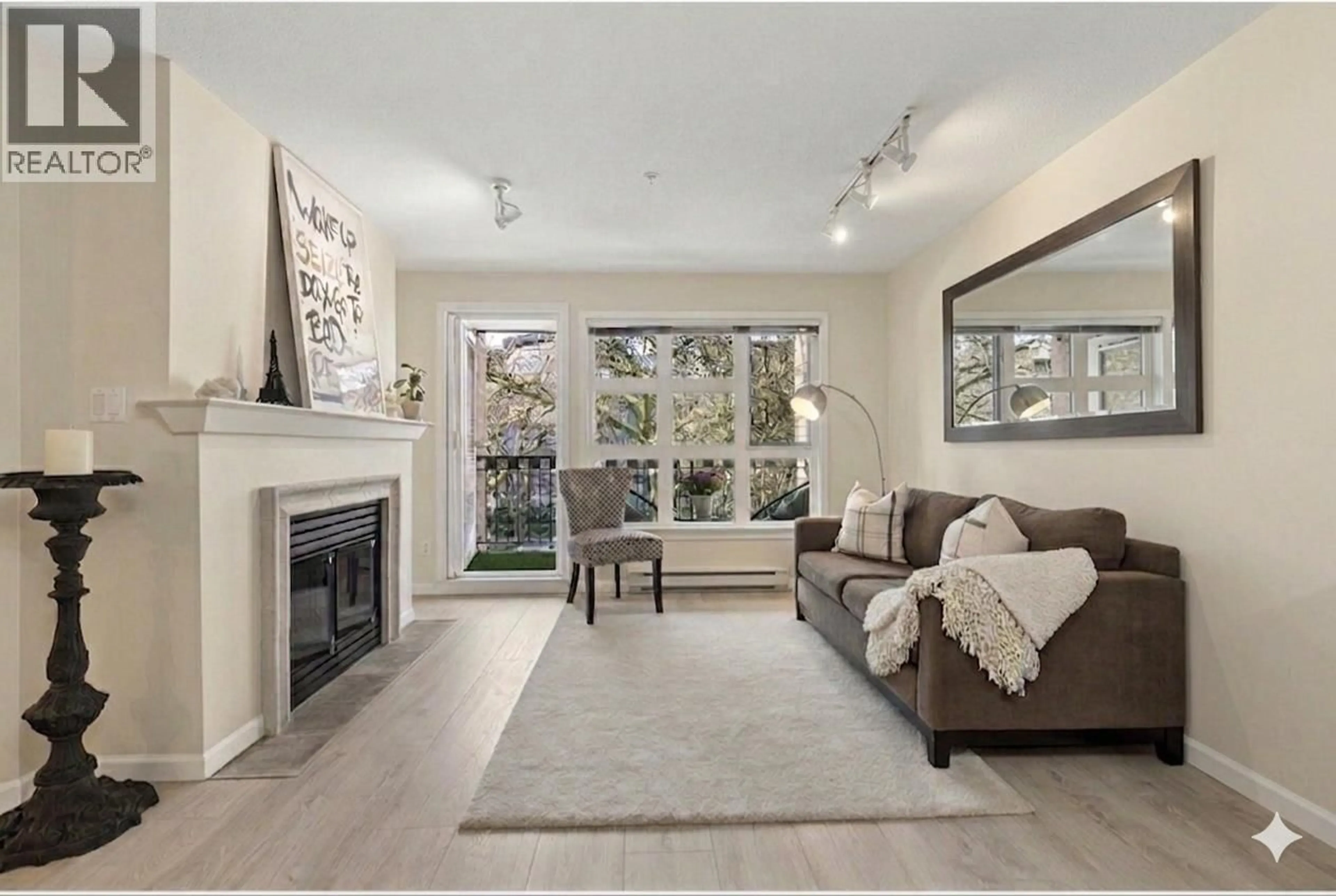 Living room with furniture, unknown for 211 - 2161 12TH AVENUE, Vancouver British Columbia V6K4S7