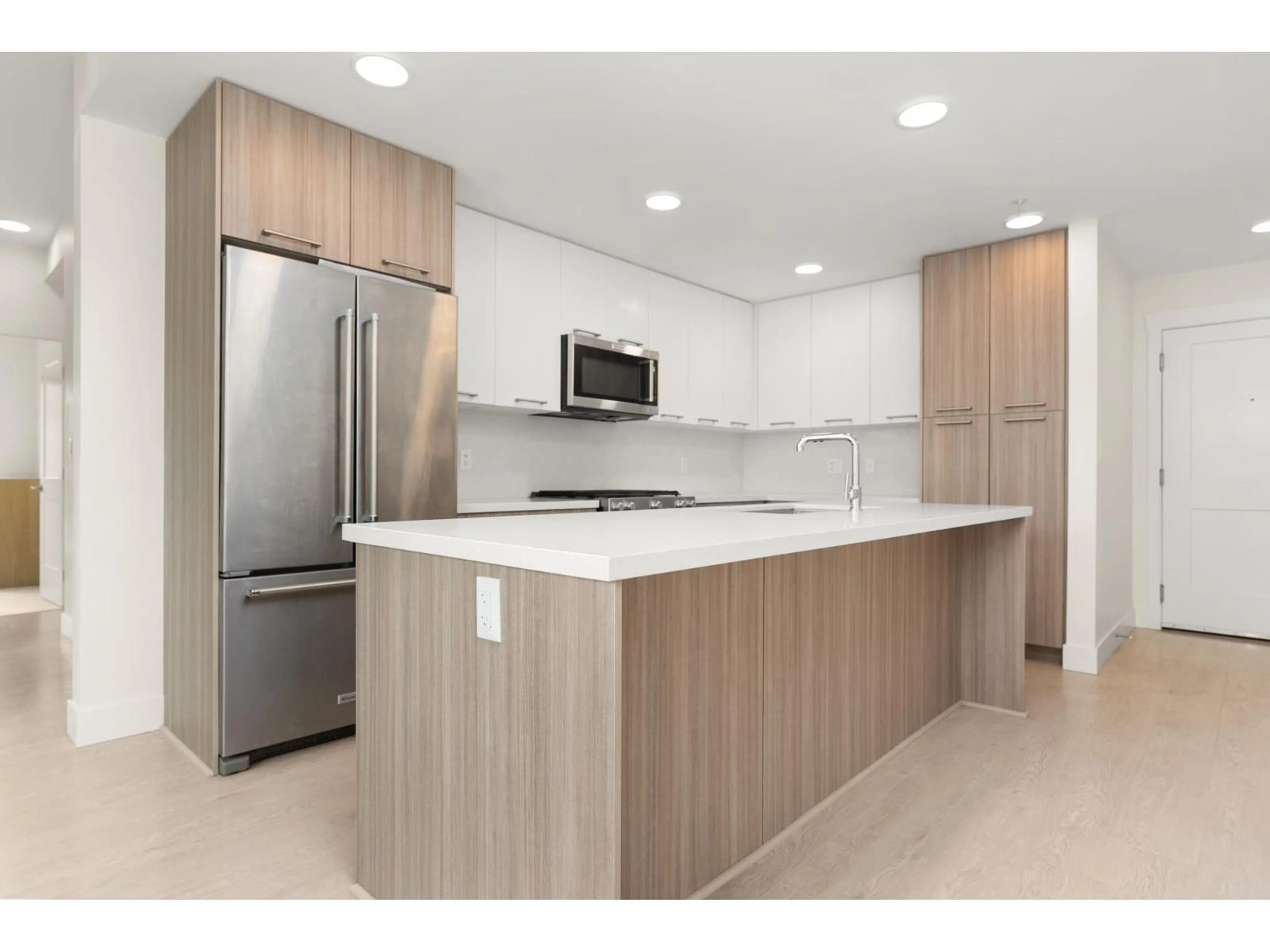 Unknown for 205 - 14022 NORTH BLUFF ROAD, White Rock British Columbia V4B3C3