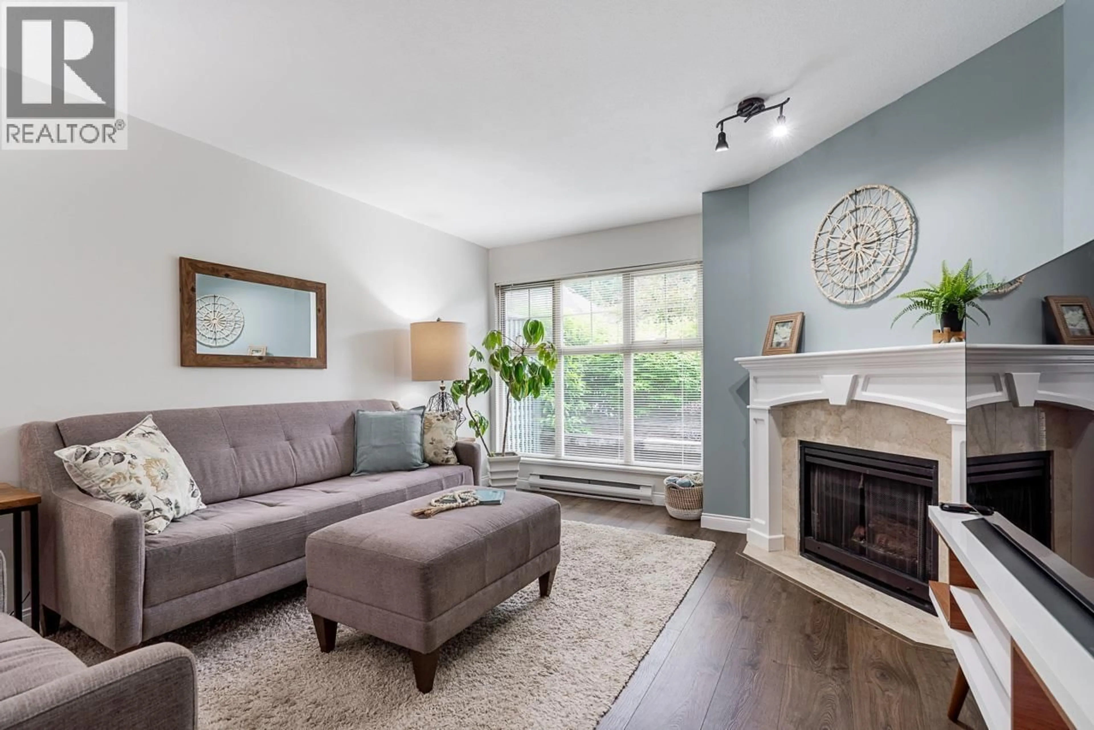 Living room with furniture, unknown for 56 - 65 FOXWOOD DRIVE, Port Moody British Columbia V3H4Z5