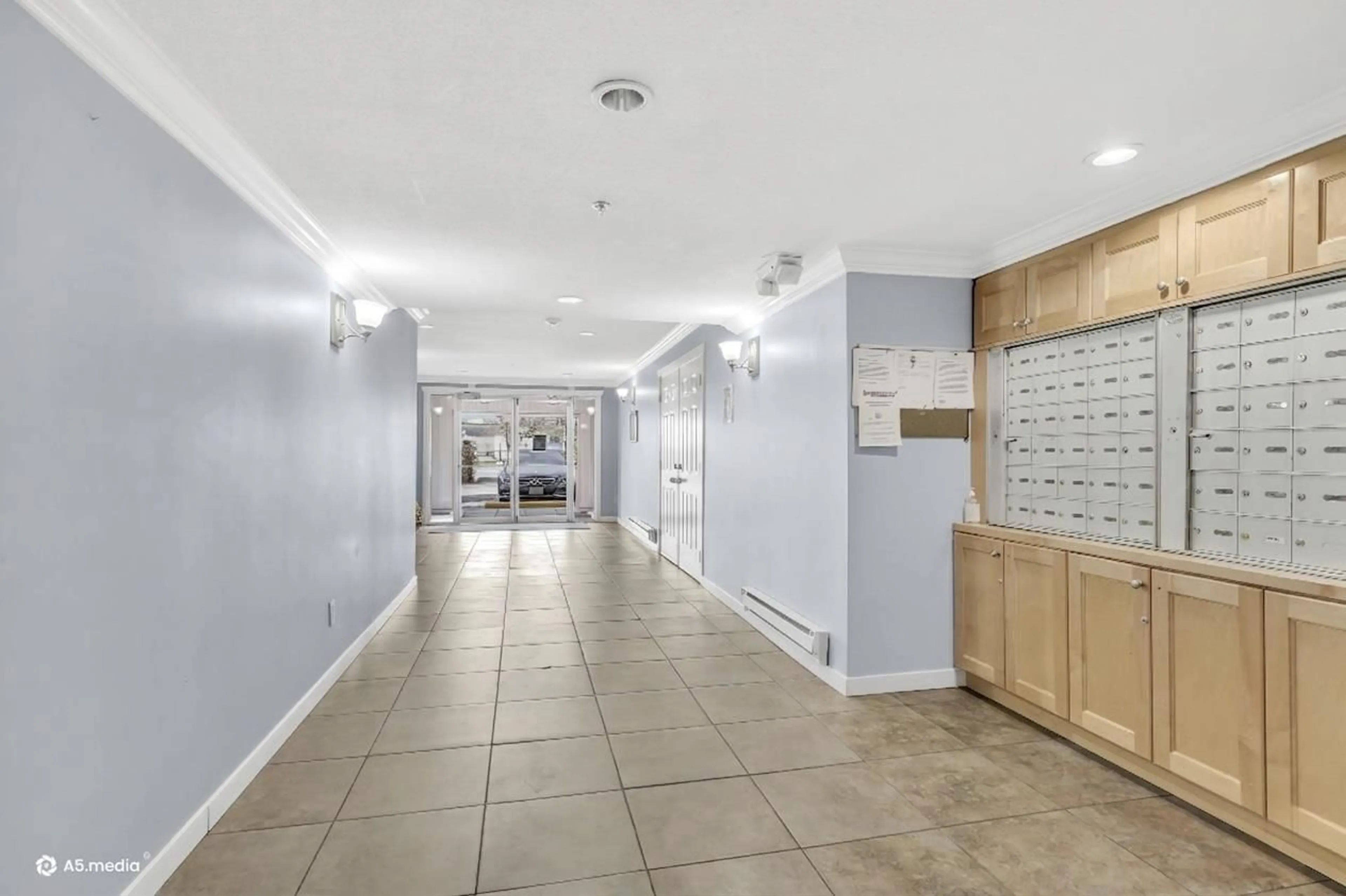 Indoor foyer for 315 - 6960 120 STREET, Surrey British Columbia V3W1V4