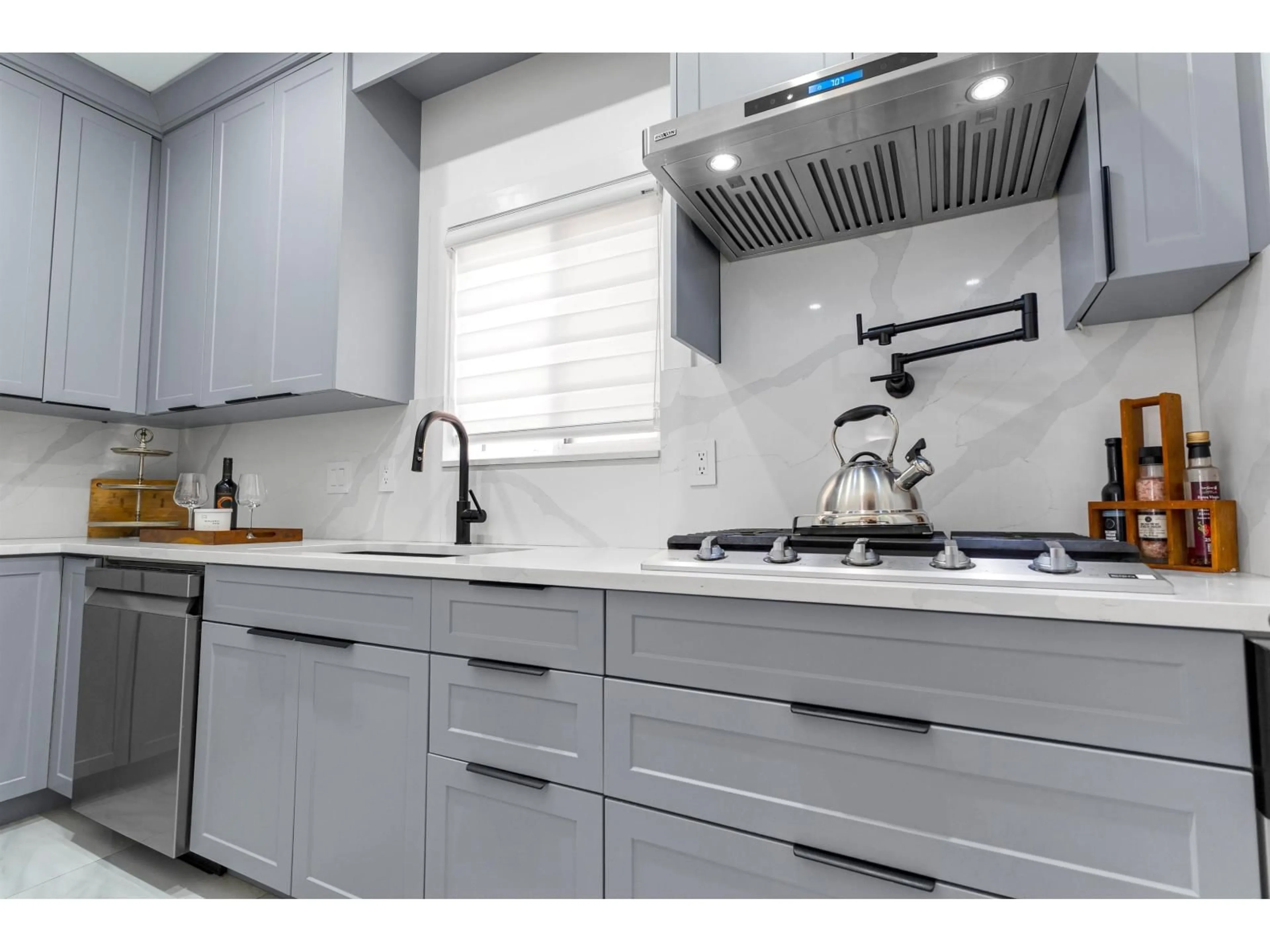 Contemporary kitchen, ceramic/tile floor for 8379 152A STREET, Surrey British Columbia V3S8M8