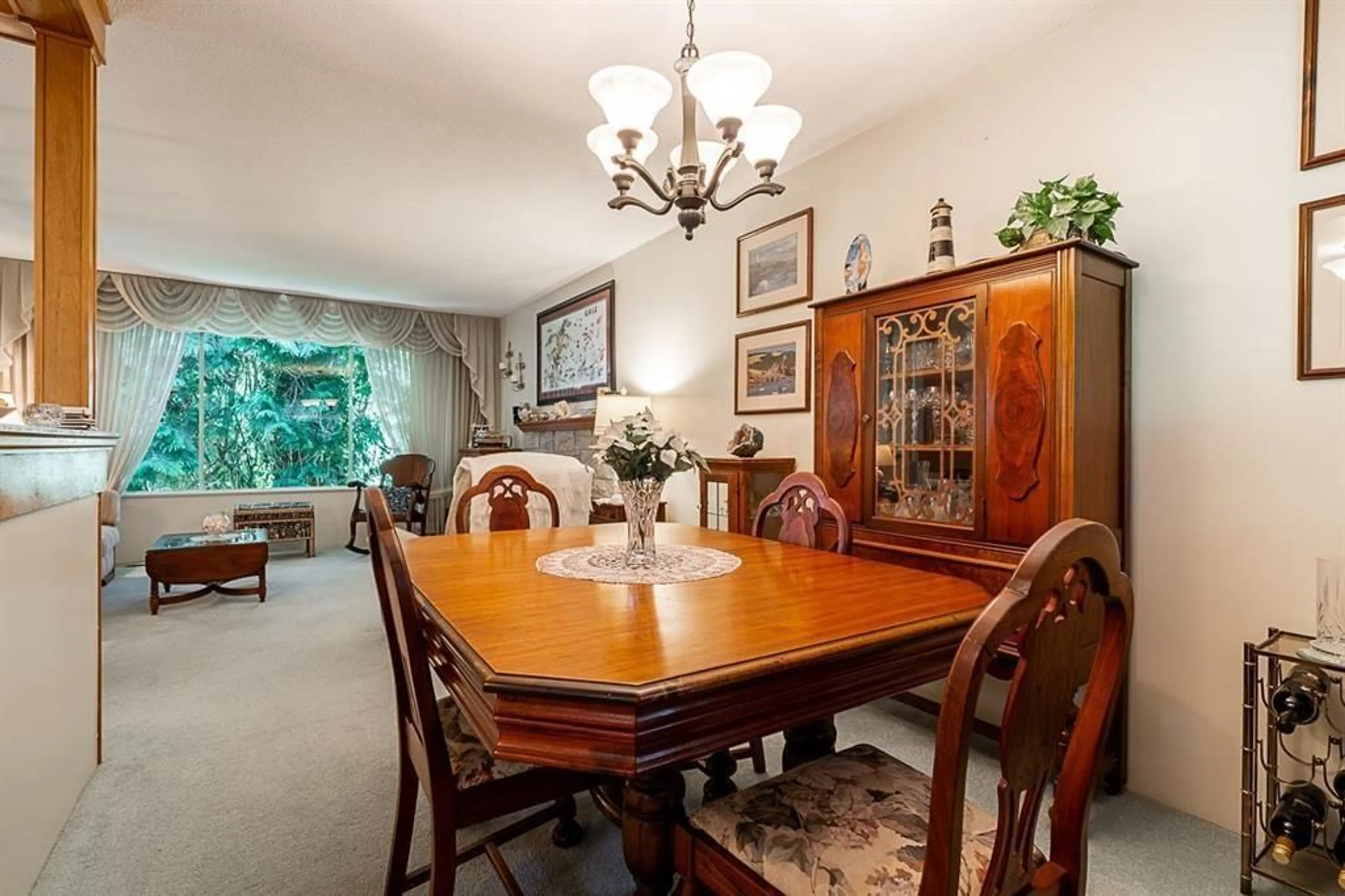 Dining room, unknown for 19850 54 AVENUE, Langley British Columbia V3A3V9