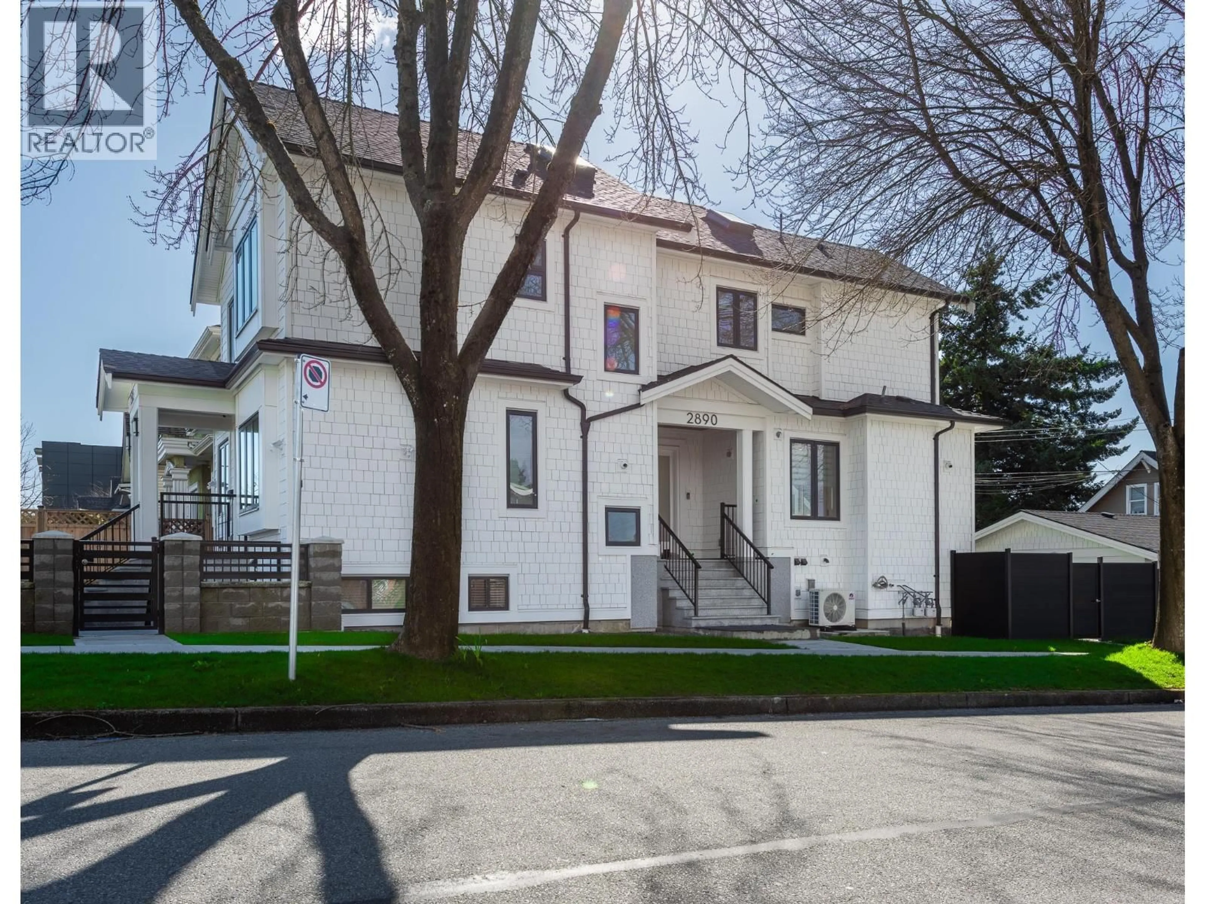 Unknown for 2890 GRANT STREET, Vancouver British Columbia V5K4C8