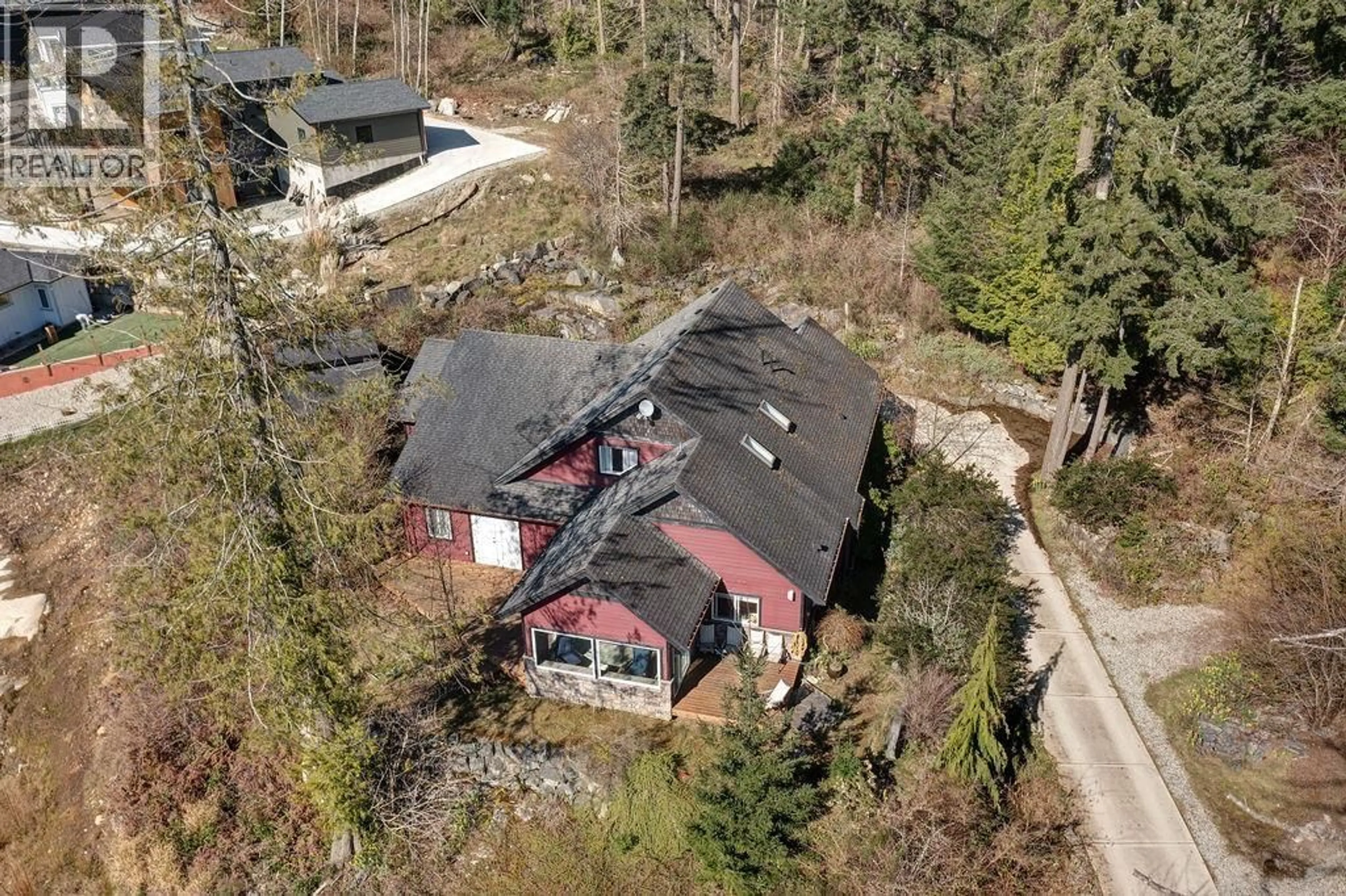 A pic from outside/outdoor area/front of a property/back of a property/a pic from drone, unknown for 5628 MEDUSA PLACE, Sechelt British Columbia V0N3A3