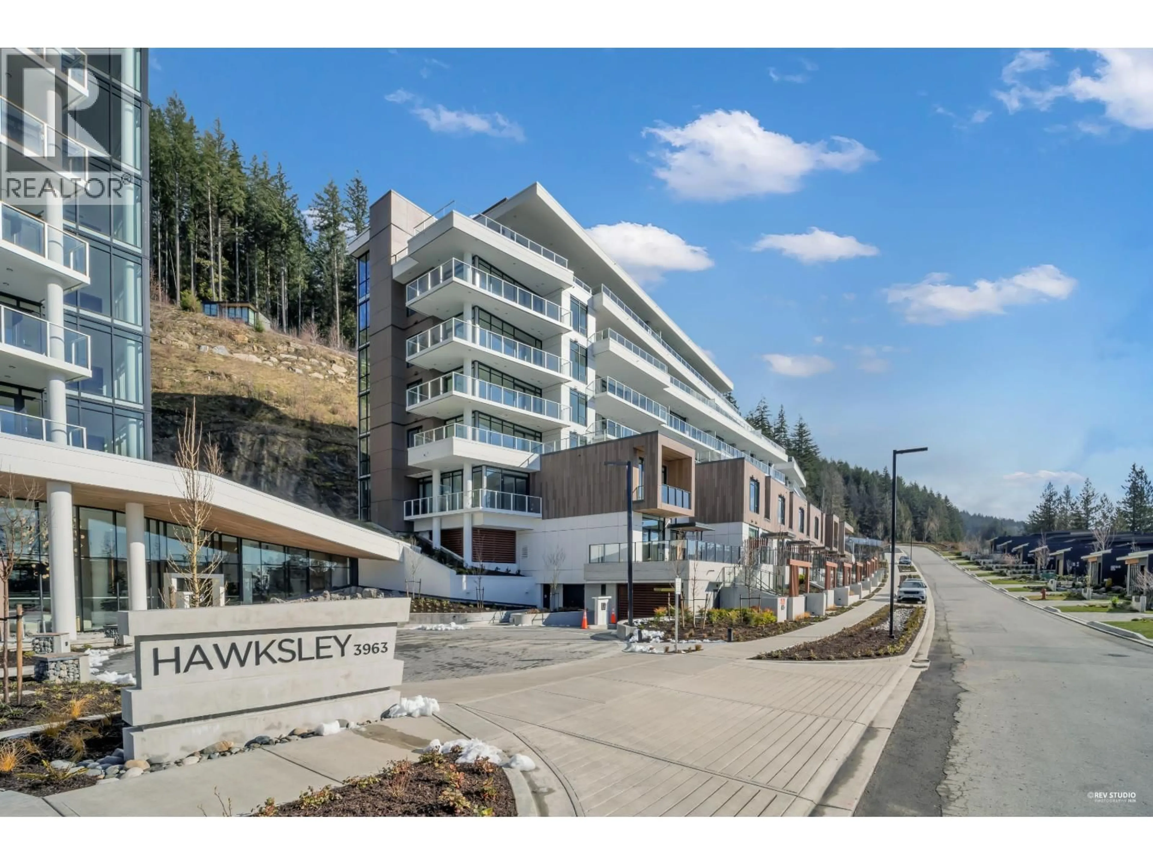 Lobby for 510 - 3963 UPLANDS WAY, West Vancouver British Columbia V7S0B7
