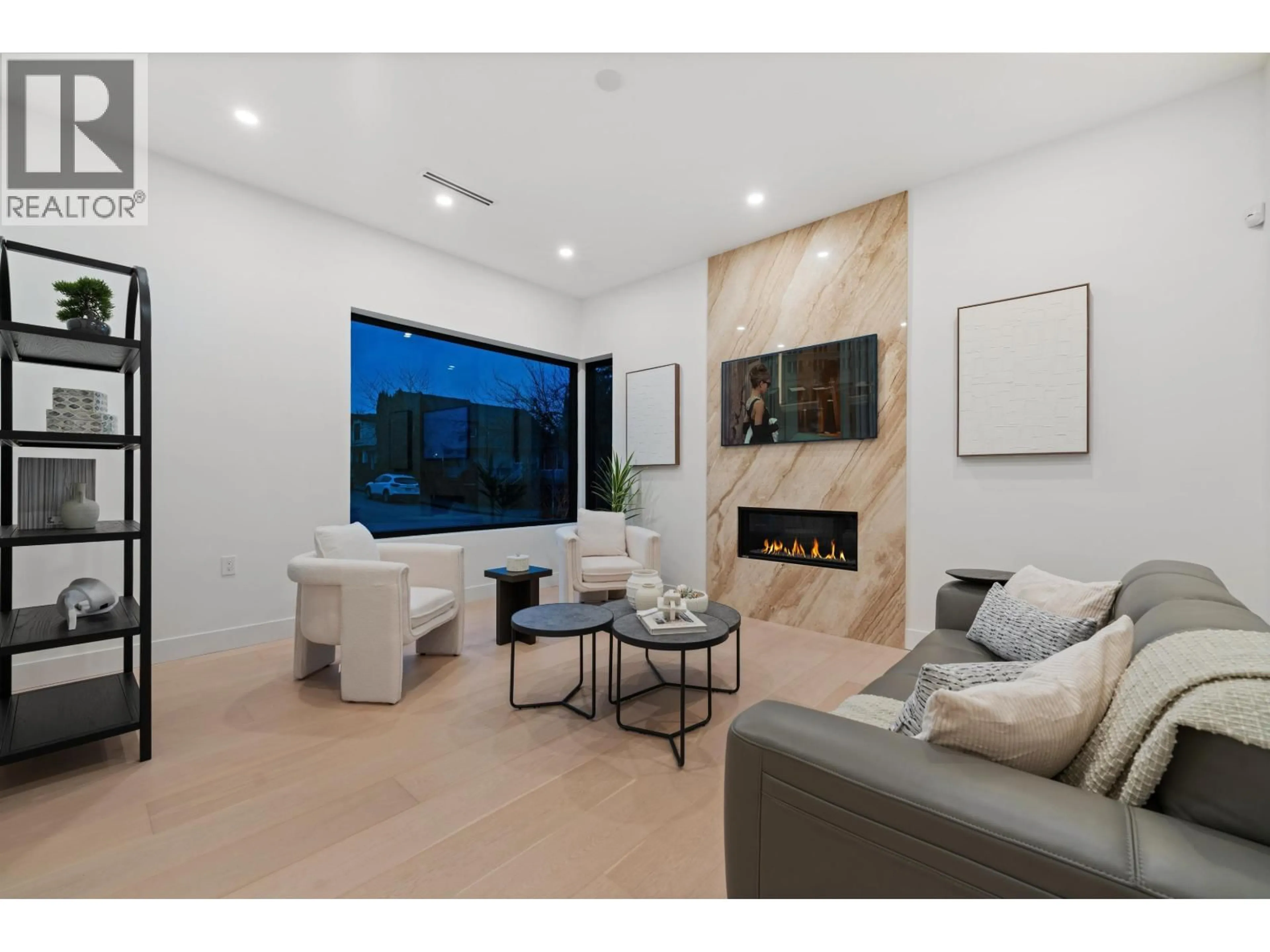 Living room with furniture, ceramic/tile floor for 1605 21ST AVENUE, Vancouver British Columbia V5N3V8