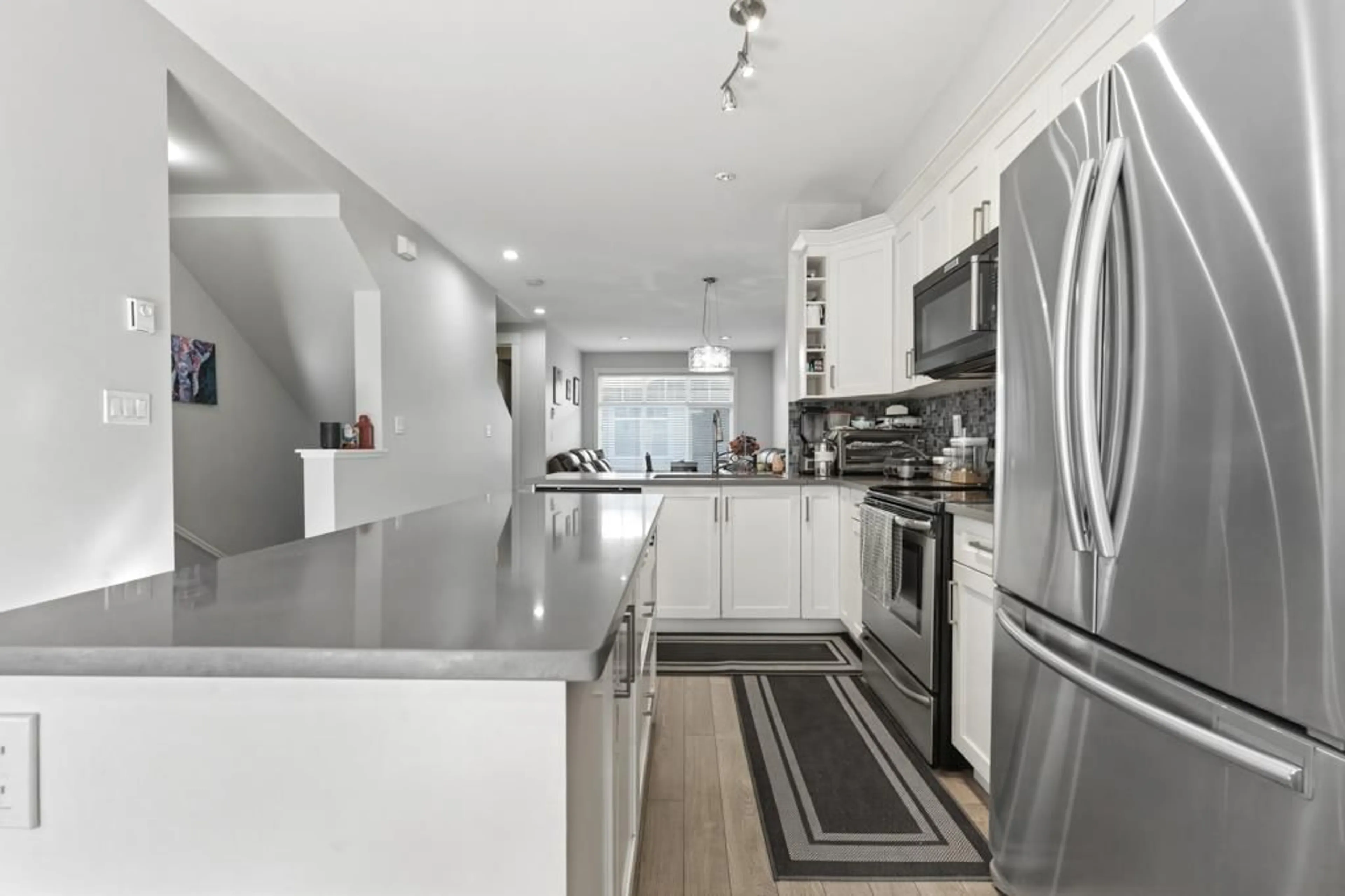 Open concept kitchen, ceramic/tile floor for 29 - 12775 63 AVENUE, Surrey British Columbia V3X0E9