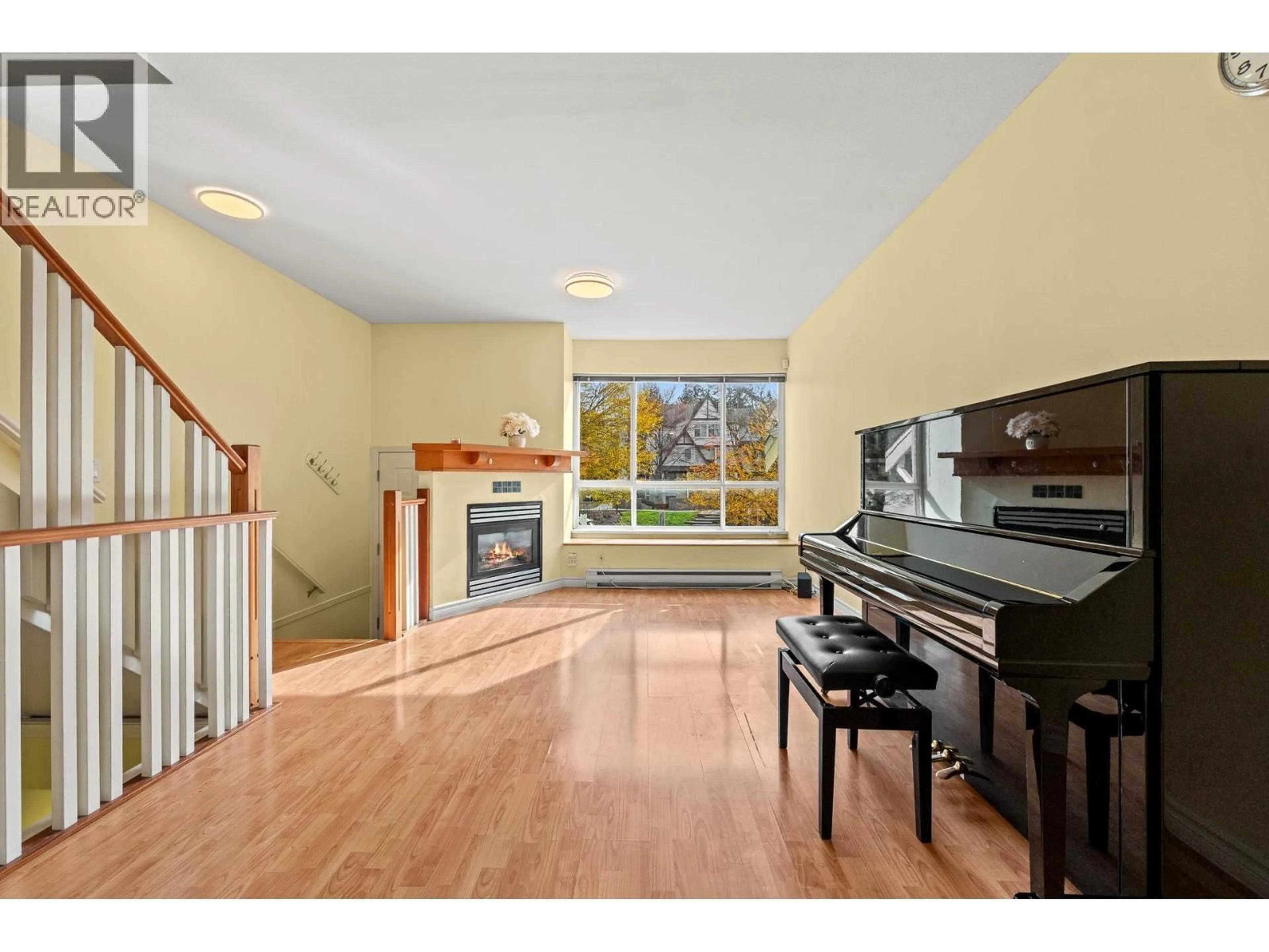 Unknown for 7393 MAGNOLIA TERRACE, Burnaby British Columbia V5E4M3