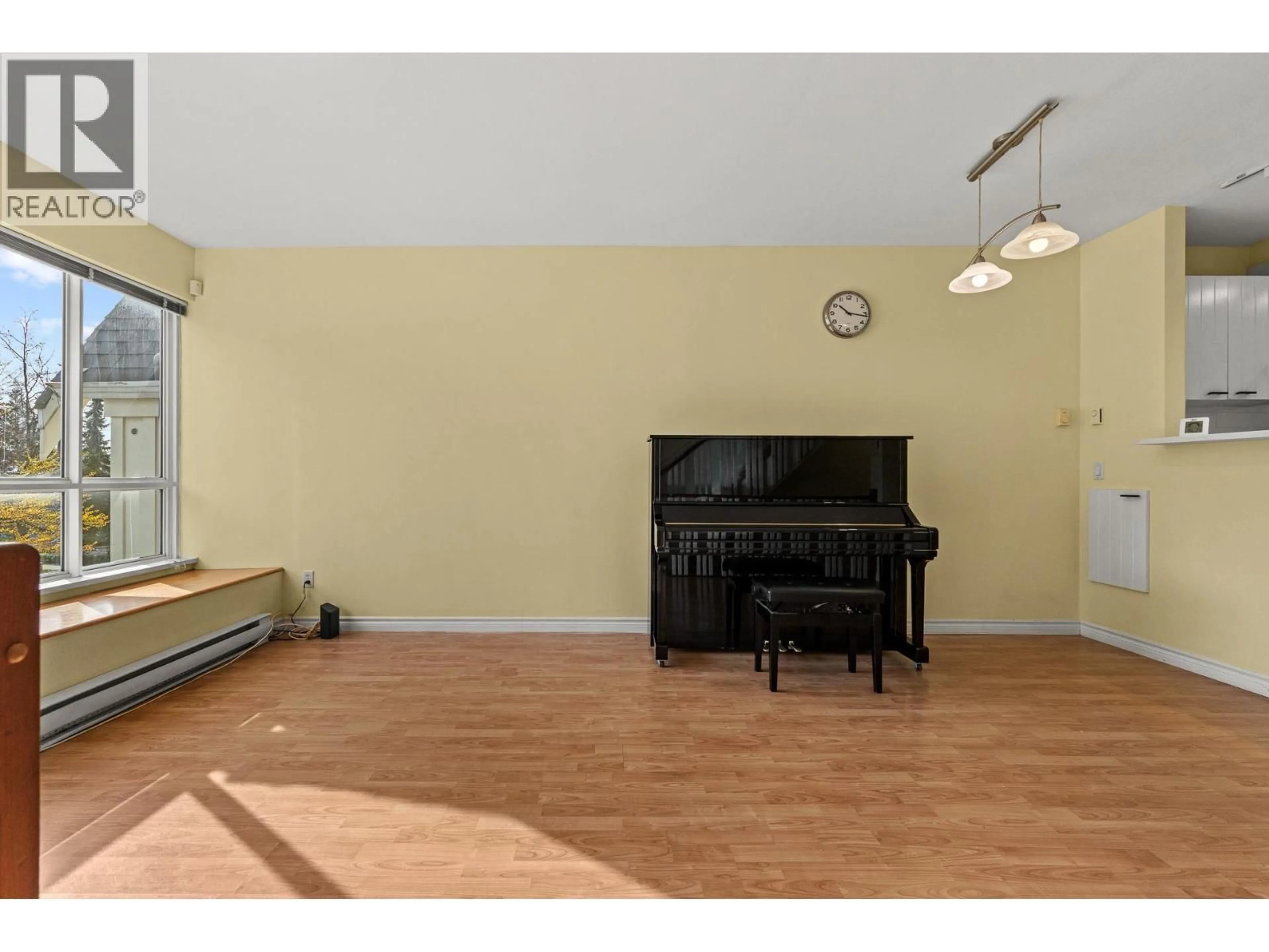 A pic of a room for 7393 MAGNOLIA TERRACE, Burnaby British Columbia V5E4M3