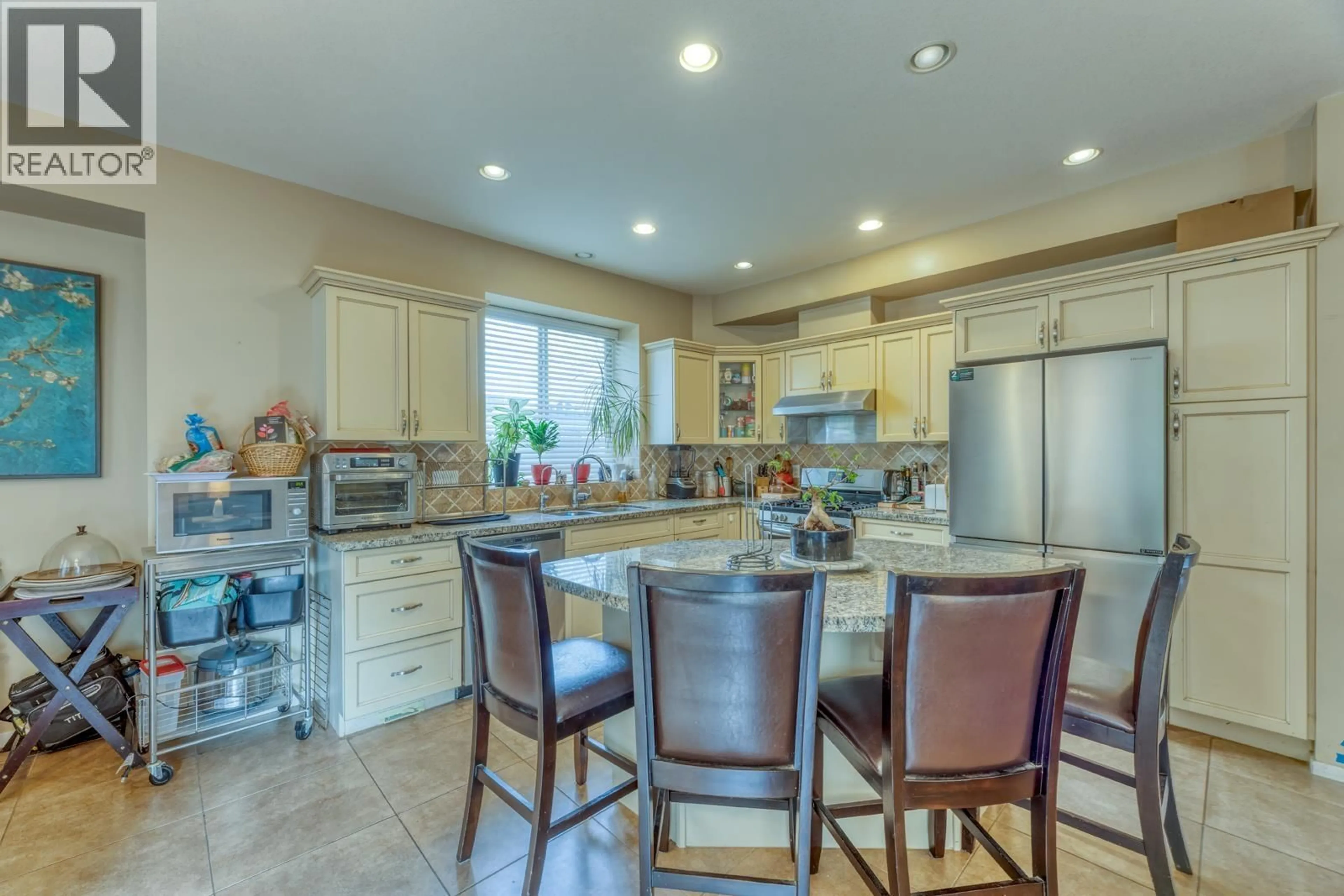 Open concept kitchen, ceramic/tile floor for 123 MAPLE DRIVE, Port Moody British Columbia V3H0A7