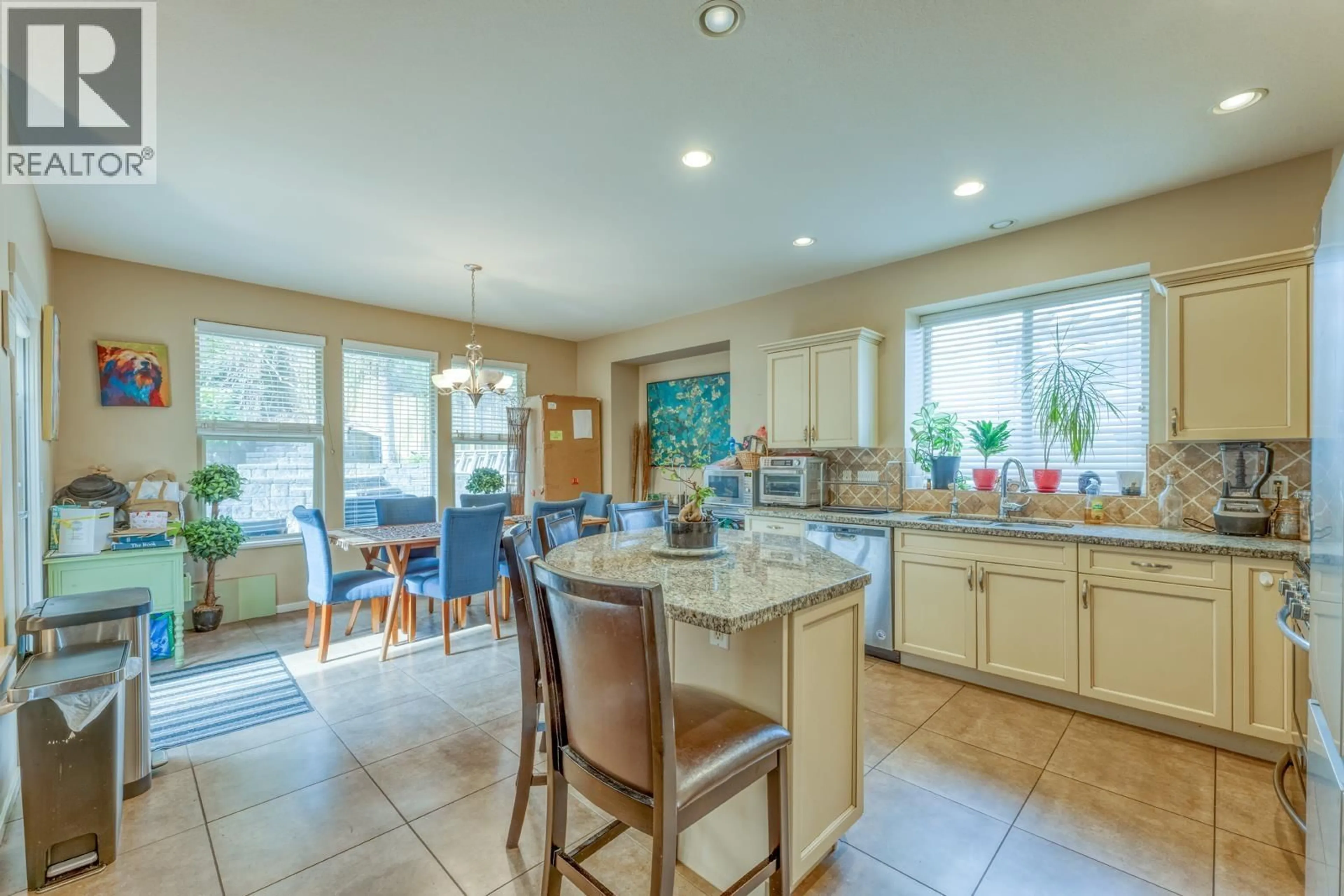 Open concept kitchen, ceramic/tile floor for 123 MAPLE DRIVE, Port Moody British Columbia V3H0A7