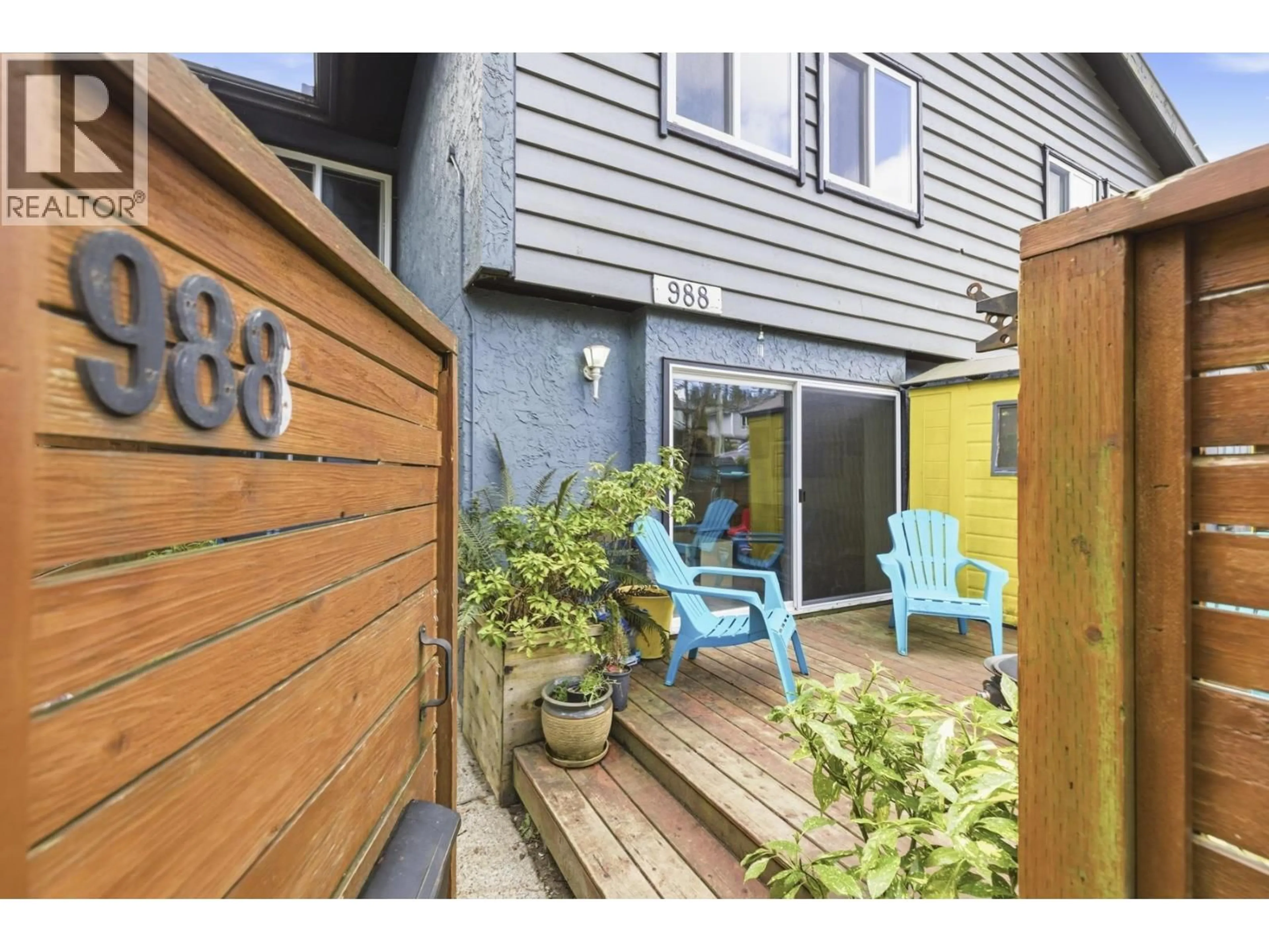 Patio, street for 988 HOWIE AVENUE, Coquitlam British Columbia V3J1T3