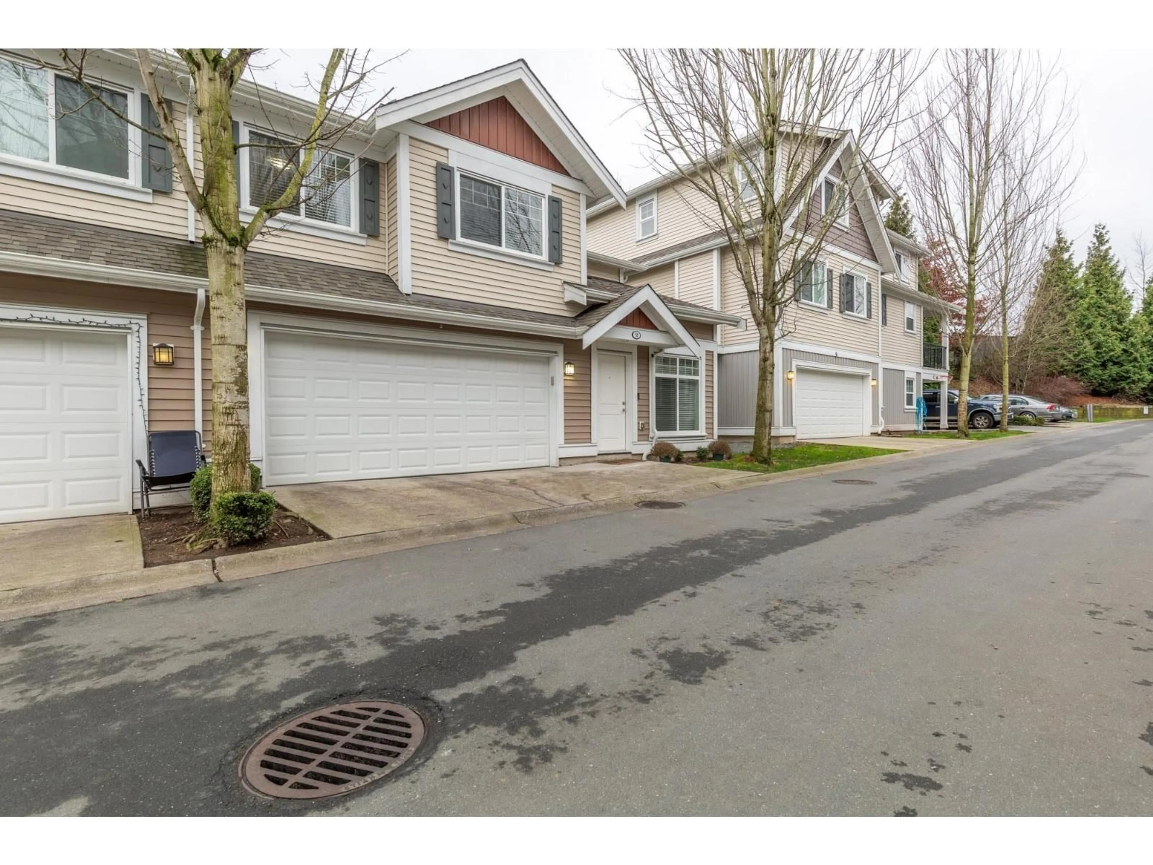 A pic from outside/outdoor area/front of a property/back of a property/a pic from drone, street for 12 - 30748 CARDINAL AVENUE, Abbotsford British Columbia V2T0C1