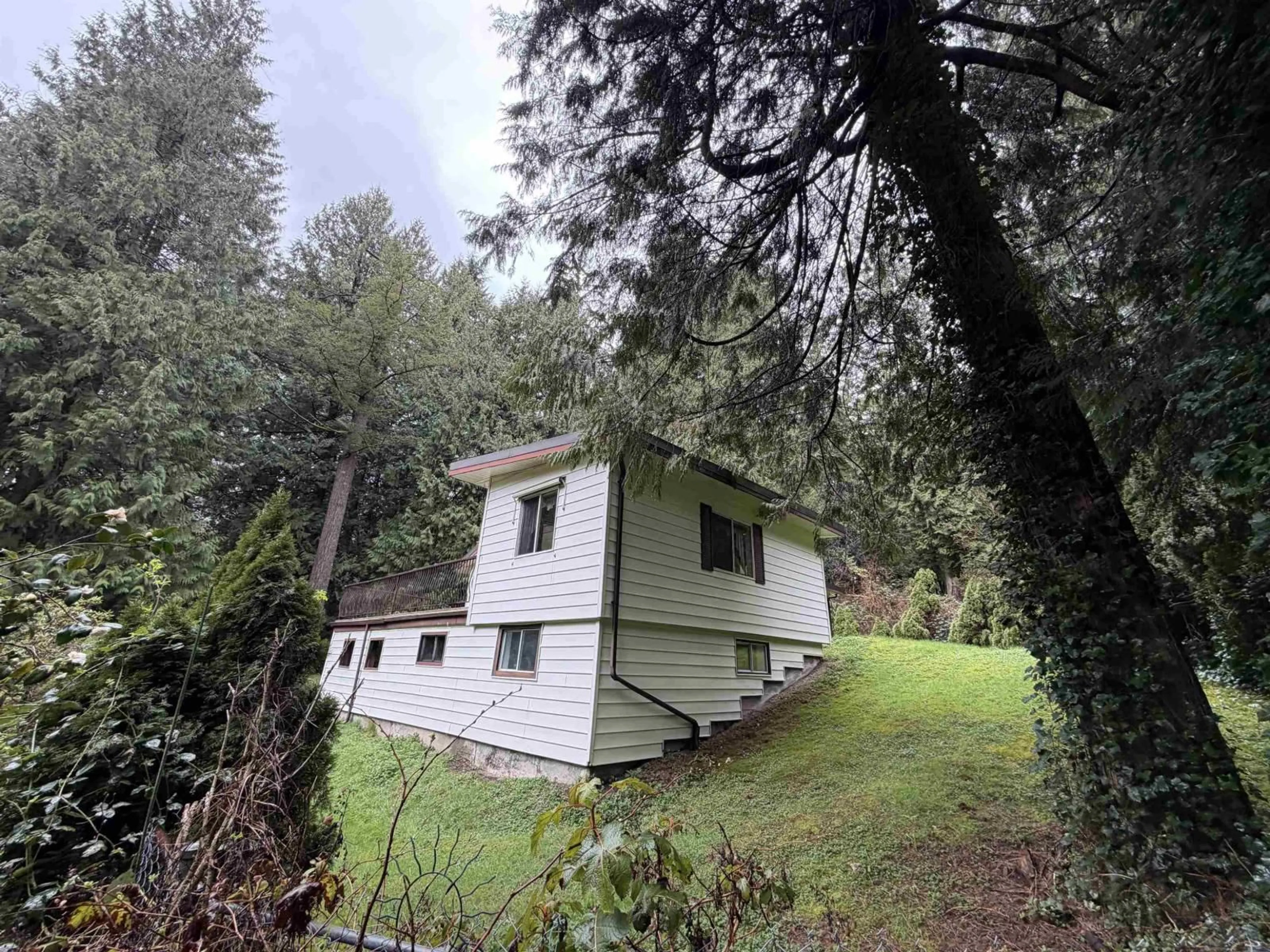 A pic from outside/outdoor area/front of a property/back of a property/a pic from drone, unknown for 31828 GROVE STREET, Mission British Columbia V4S1E7