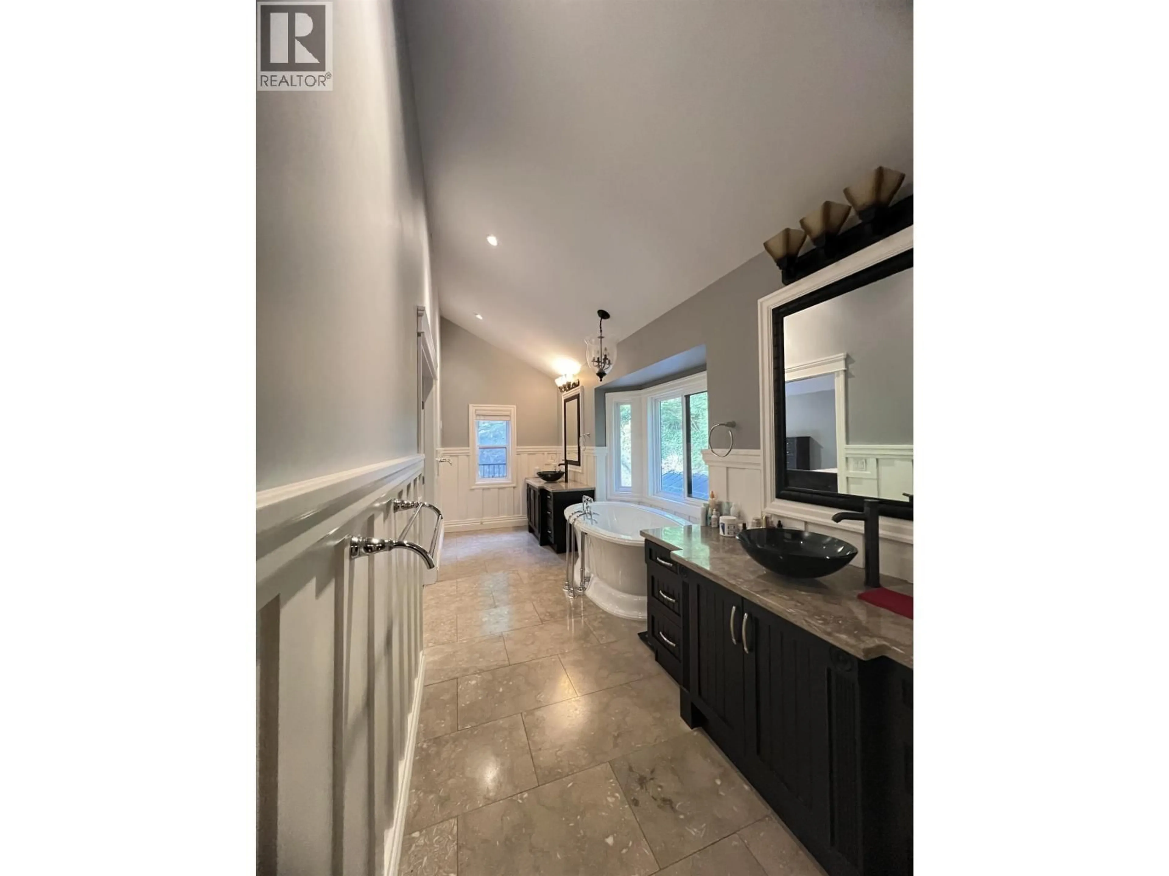 Open concept kitchen, ceramic/tile floor for 2871 FERN DRIVE, Anmore British Columbia V3H4W9