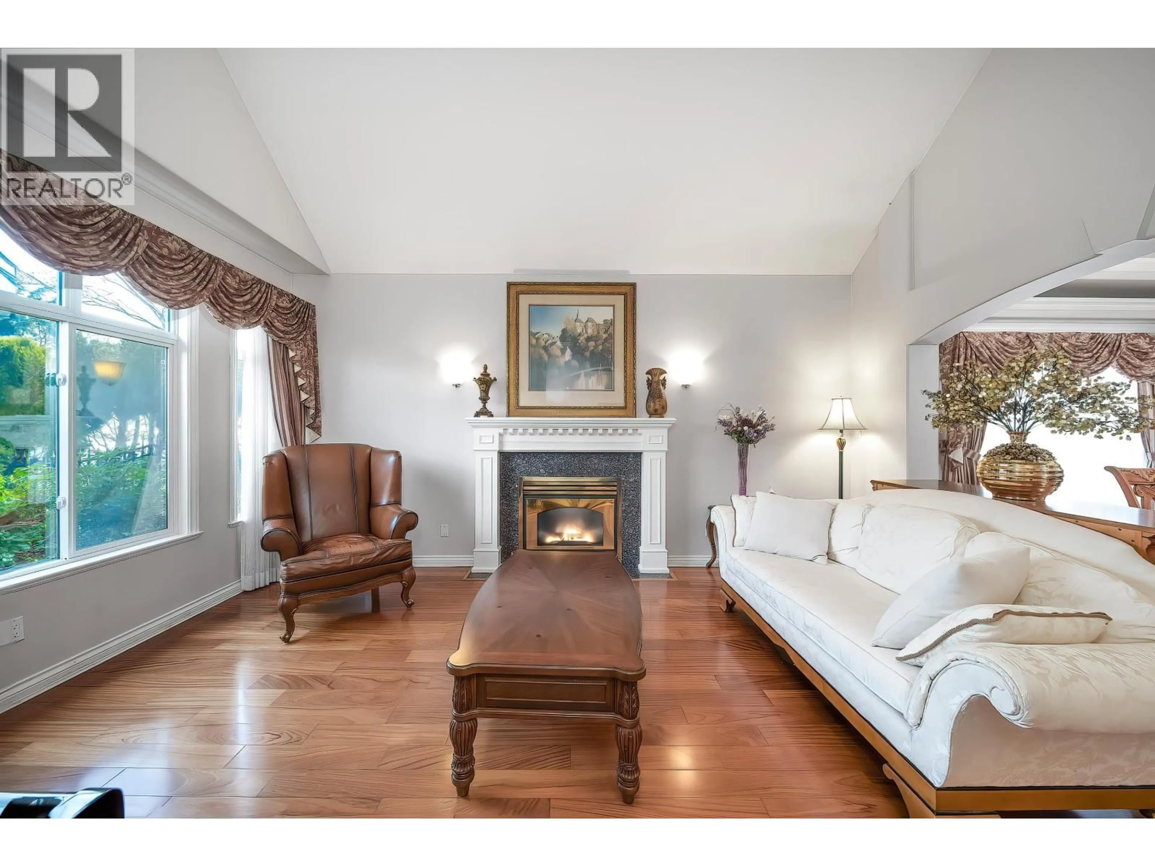 Living room with furniture, wood/laminate floor for 8320 MOWBRAY ROAD, Richmond British Columbia V7A2B7