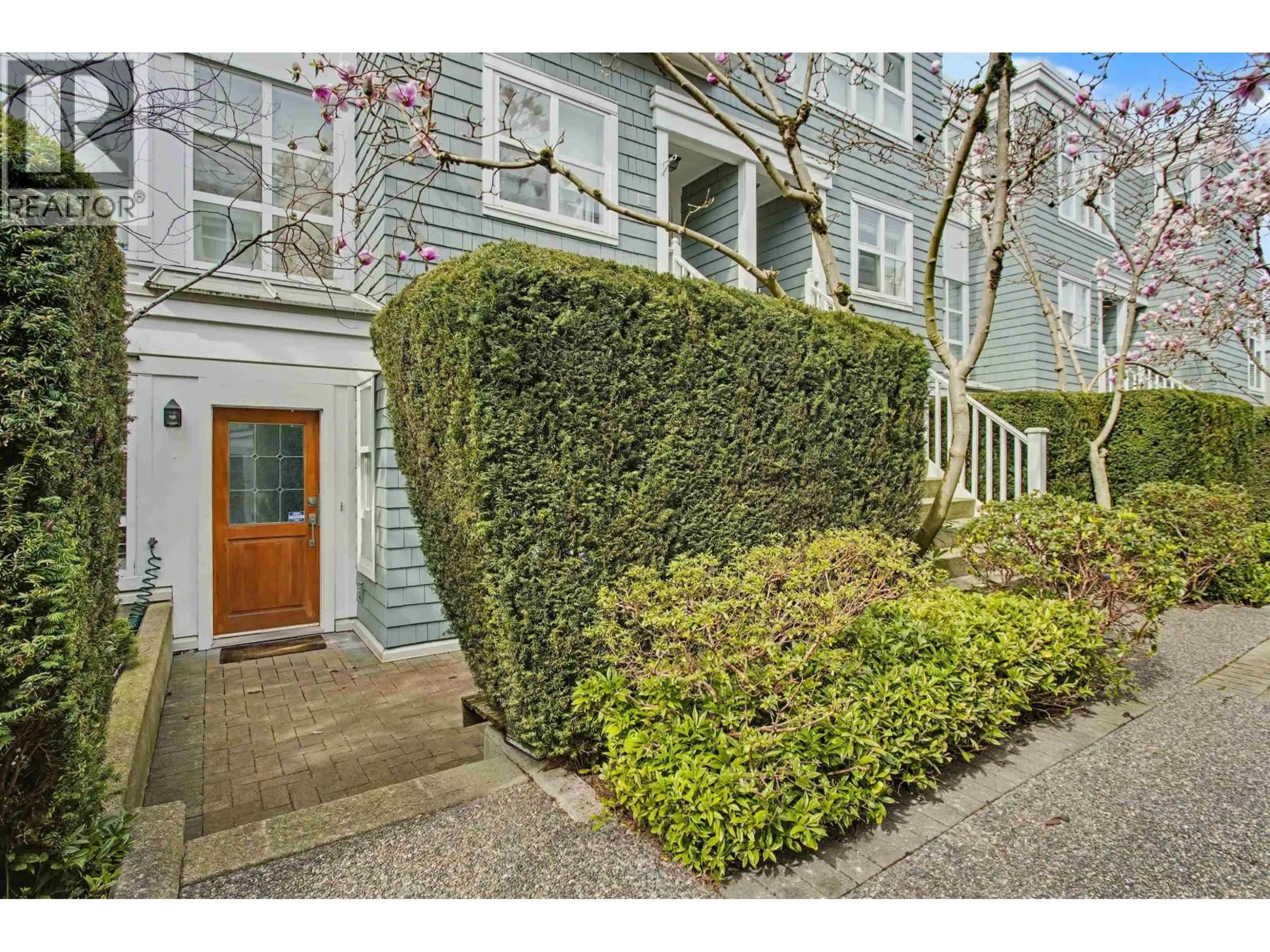 Indoor entryway for 103 - 669 7TH AVENUE, Vancouver British Columbia V5Z1B6