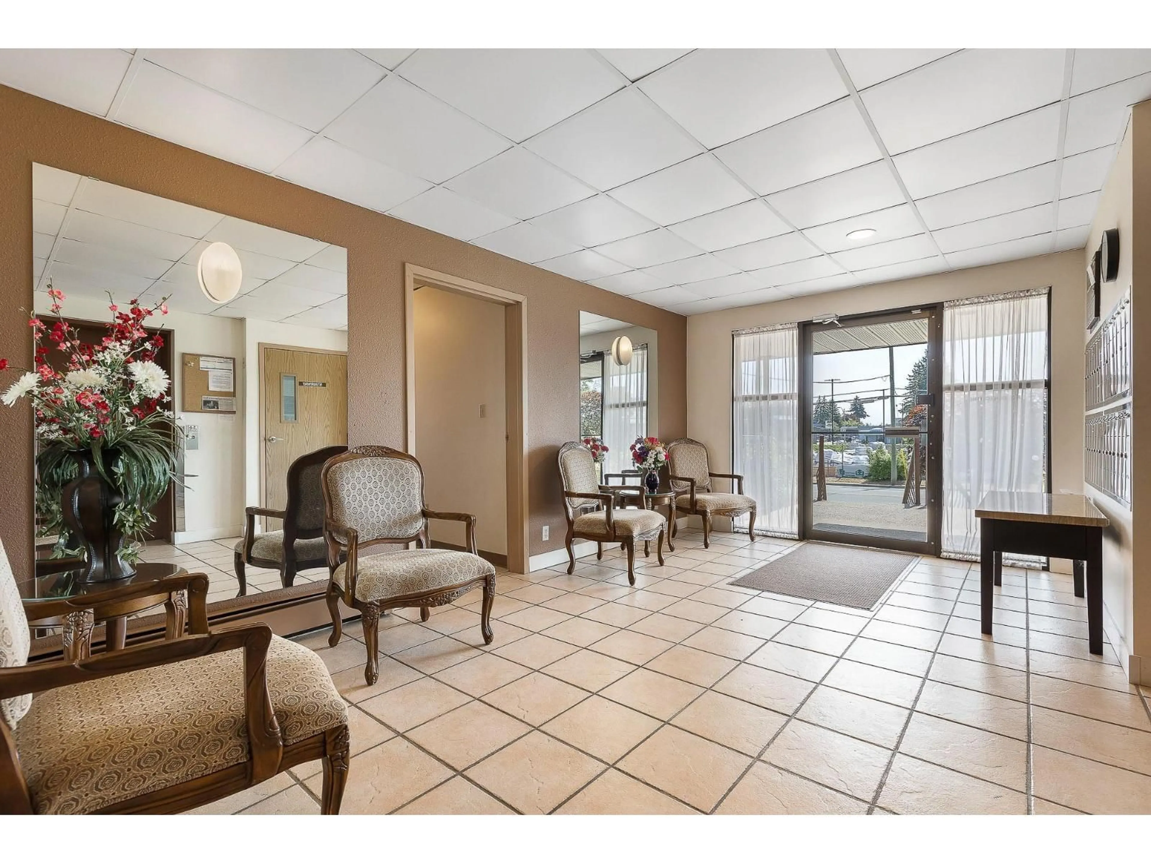 Lobby for 107 - 32119 OLD YALE ROAD, Abbotsford British Columbia V2T2C8