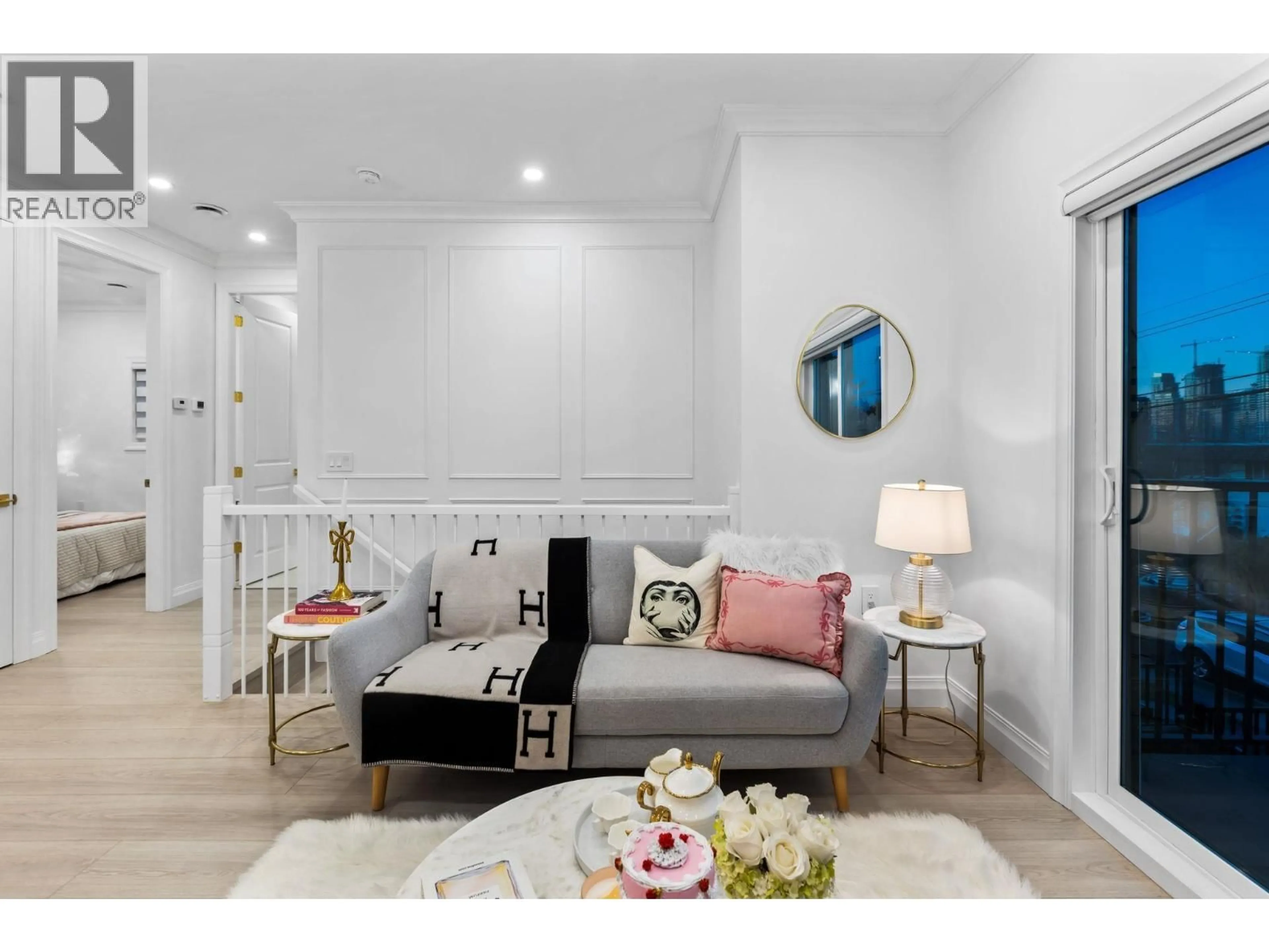 Living room with furniture, unknown for 5138 DOMINION STREET, Burnaby British Columbia V5G1C9