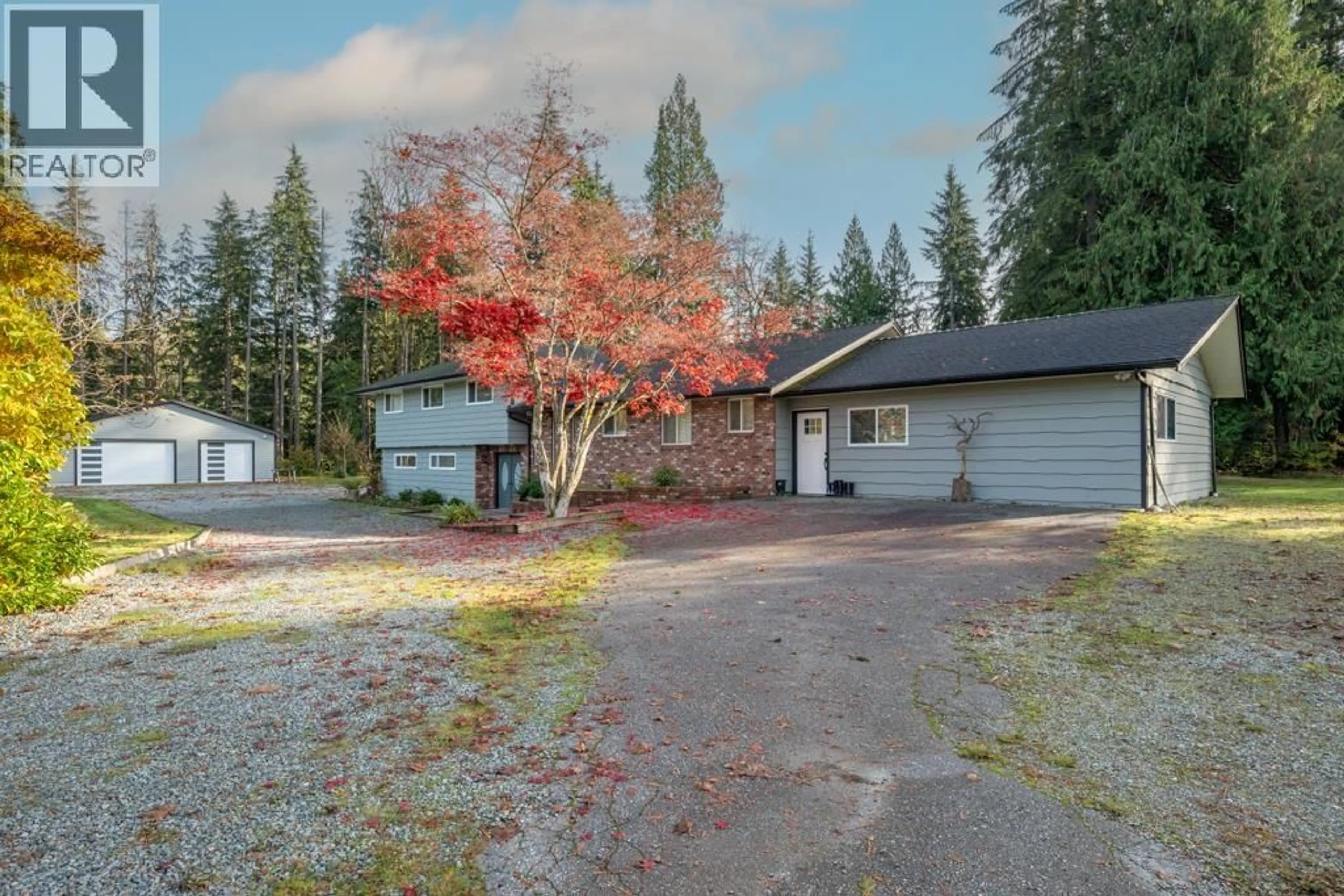 A pic from outside/outdoor area/front of a property/back of a property/a pic from drone, unknown for 25908 124 AVENUE, Maple Ridge British Columbia V4R1B8