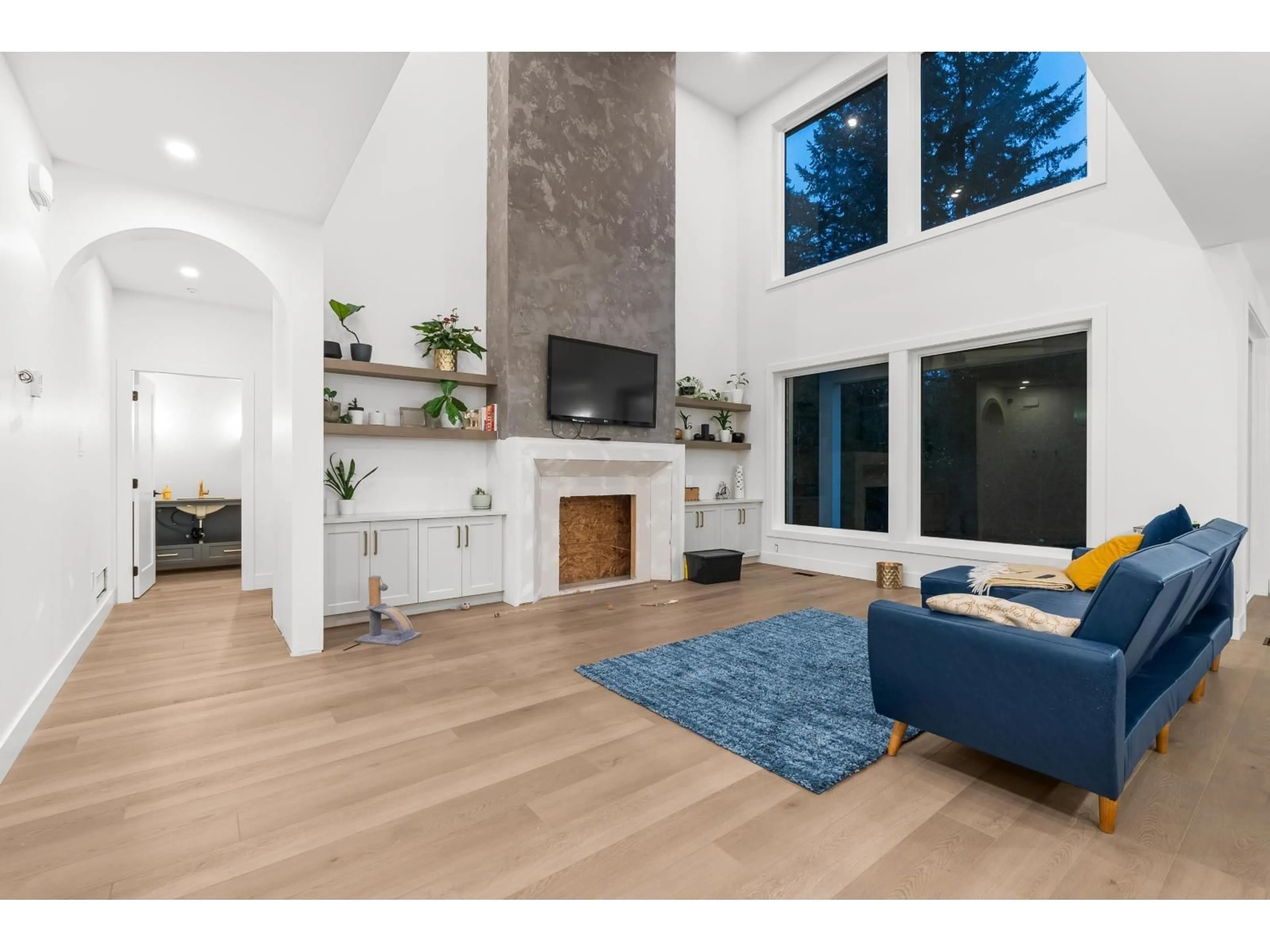 Living room with furniture, unknown for 9756 DEWDNEY TRUNK ROAD, Mission British Columbia V2V7G5